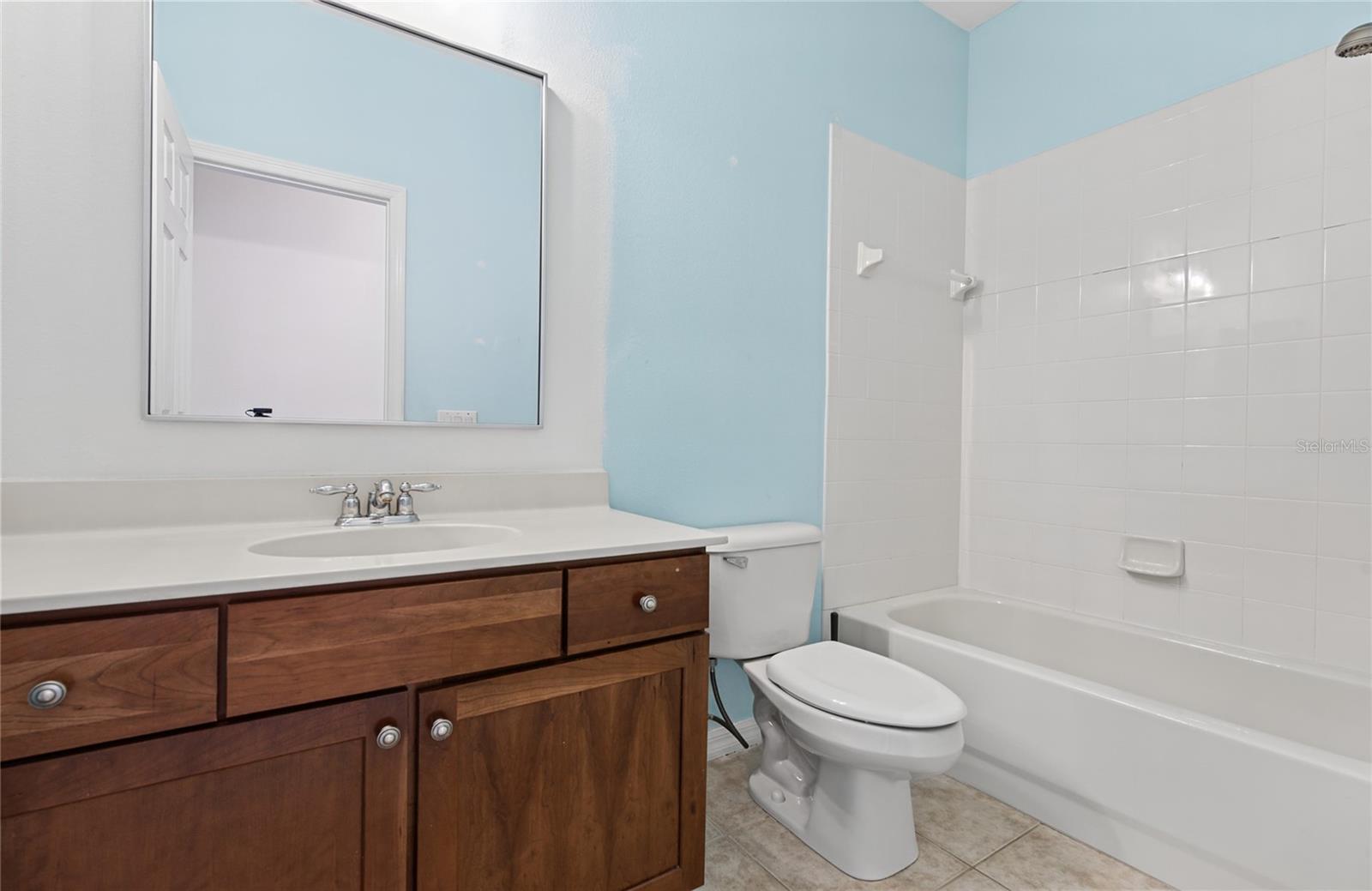 1146 VENETIAN HARBOR DR NE