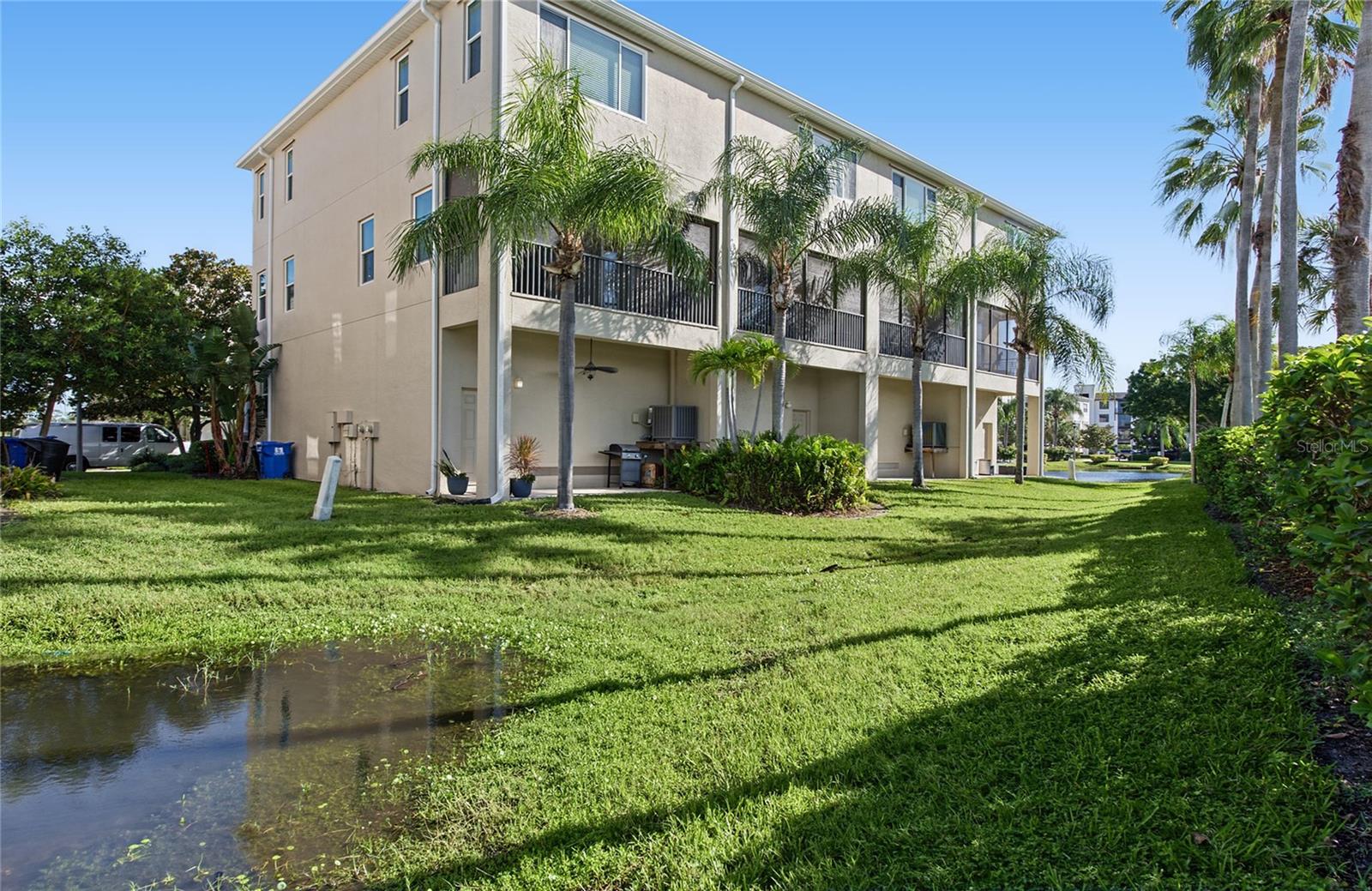 1146 VENETIAN HARBOR DR NE