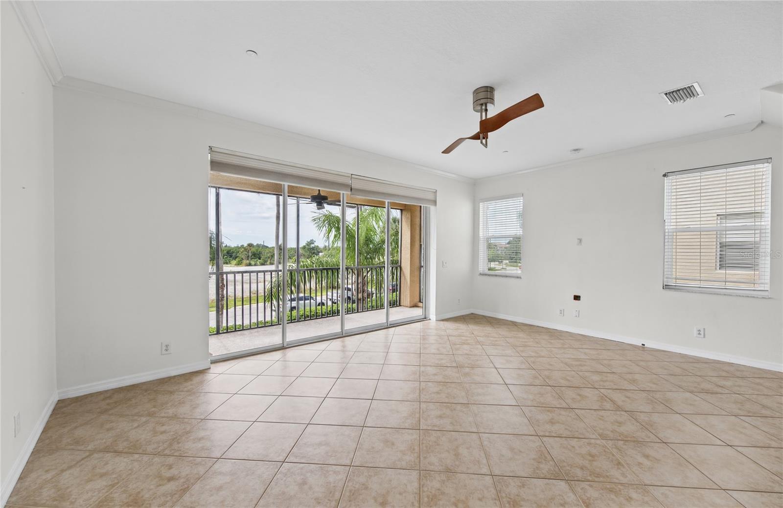 1146 VENETIAN HARBOR DR NE