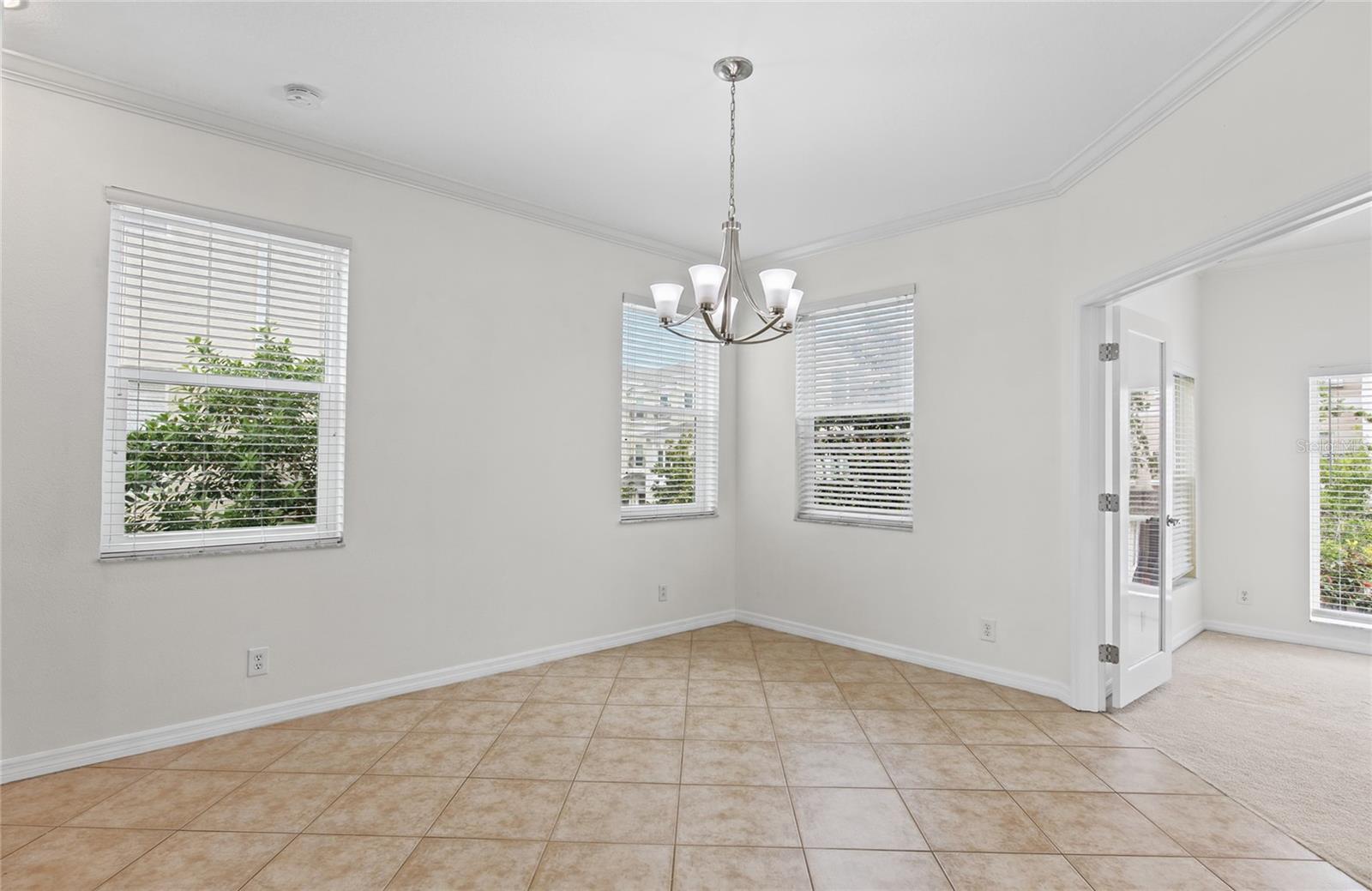 1146 VENETIAN HARBOR DR NE