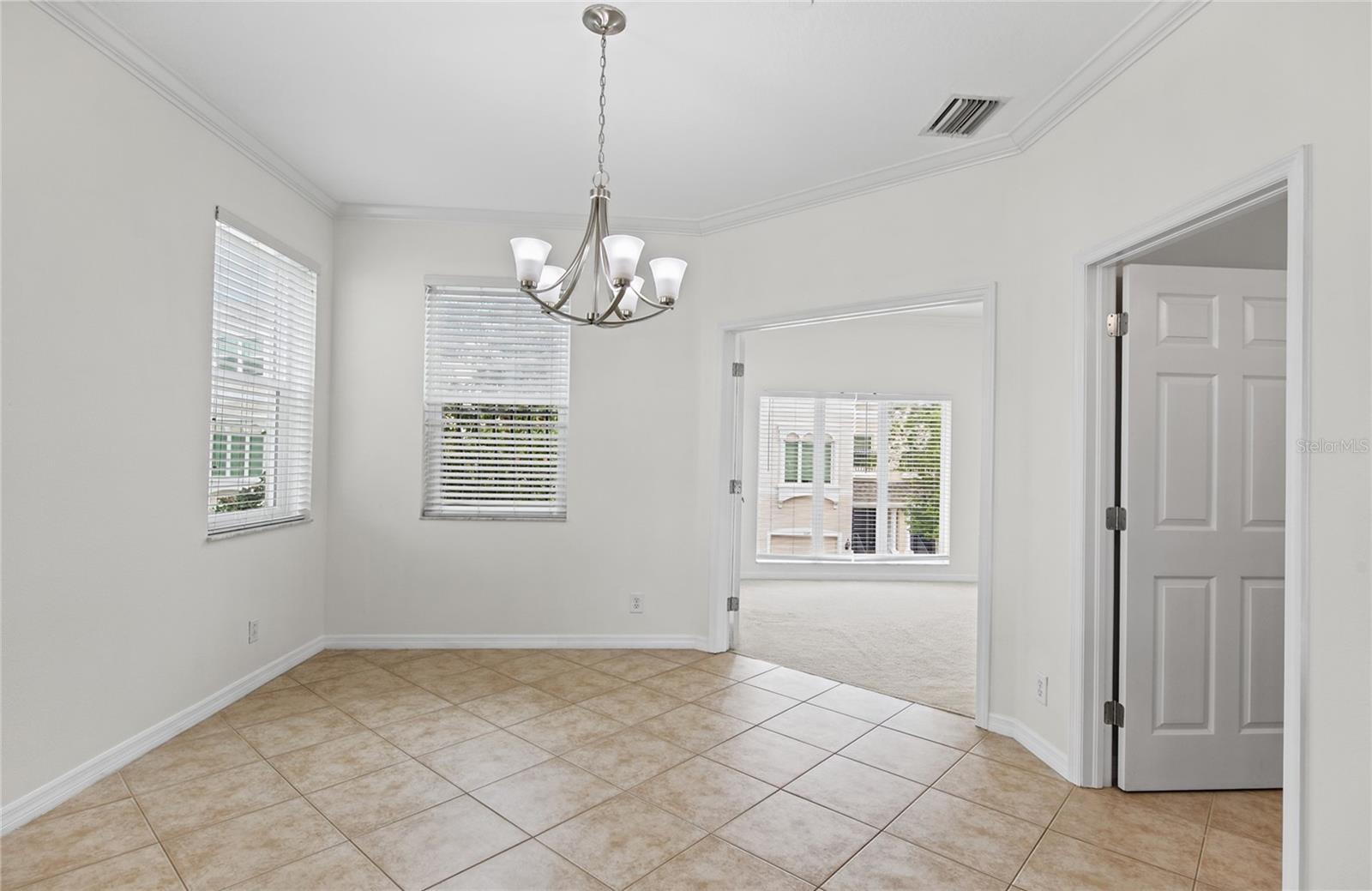 1146 VENETIAN HARBOR DR NE
