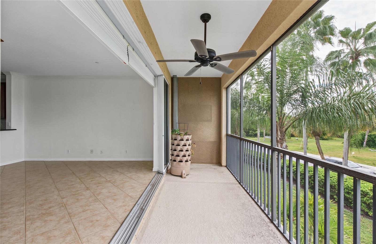 1146 VENETIAN HARBOR DR NE