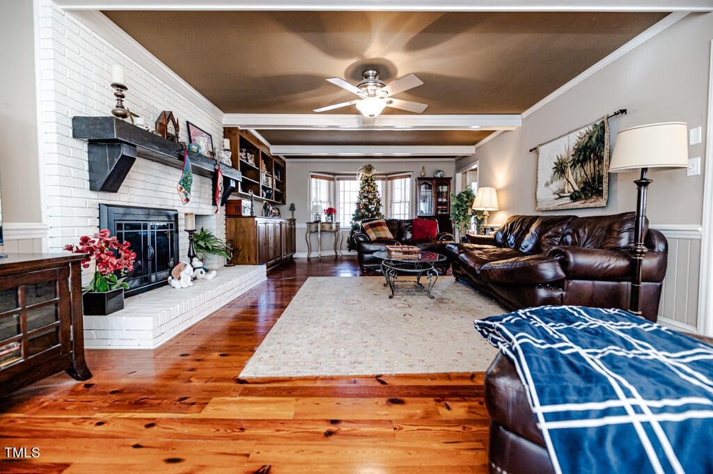 7821 Saint Annes Way