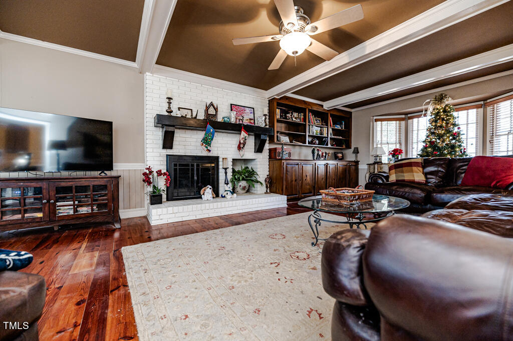 7821 Saint Annes Way