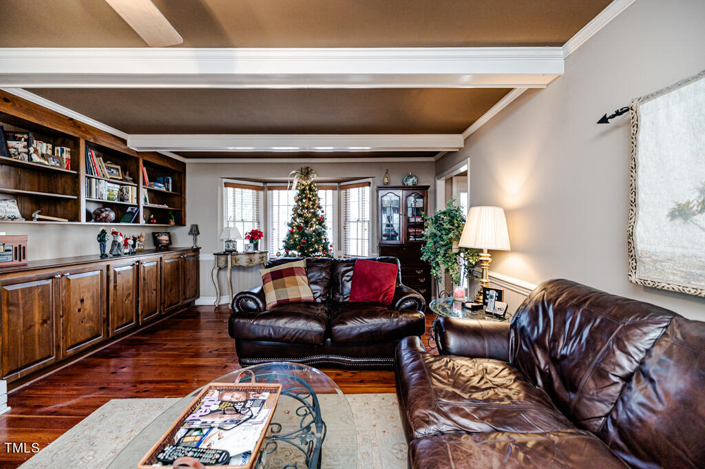 7821 Saint Annes Way