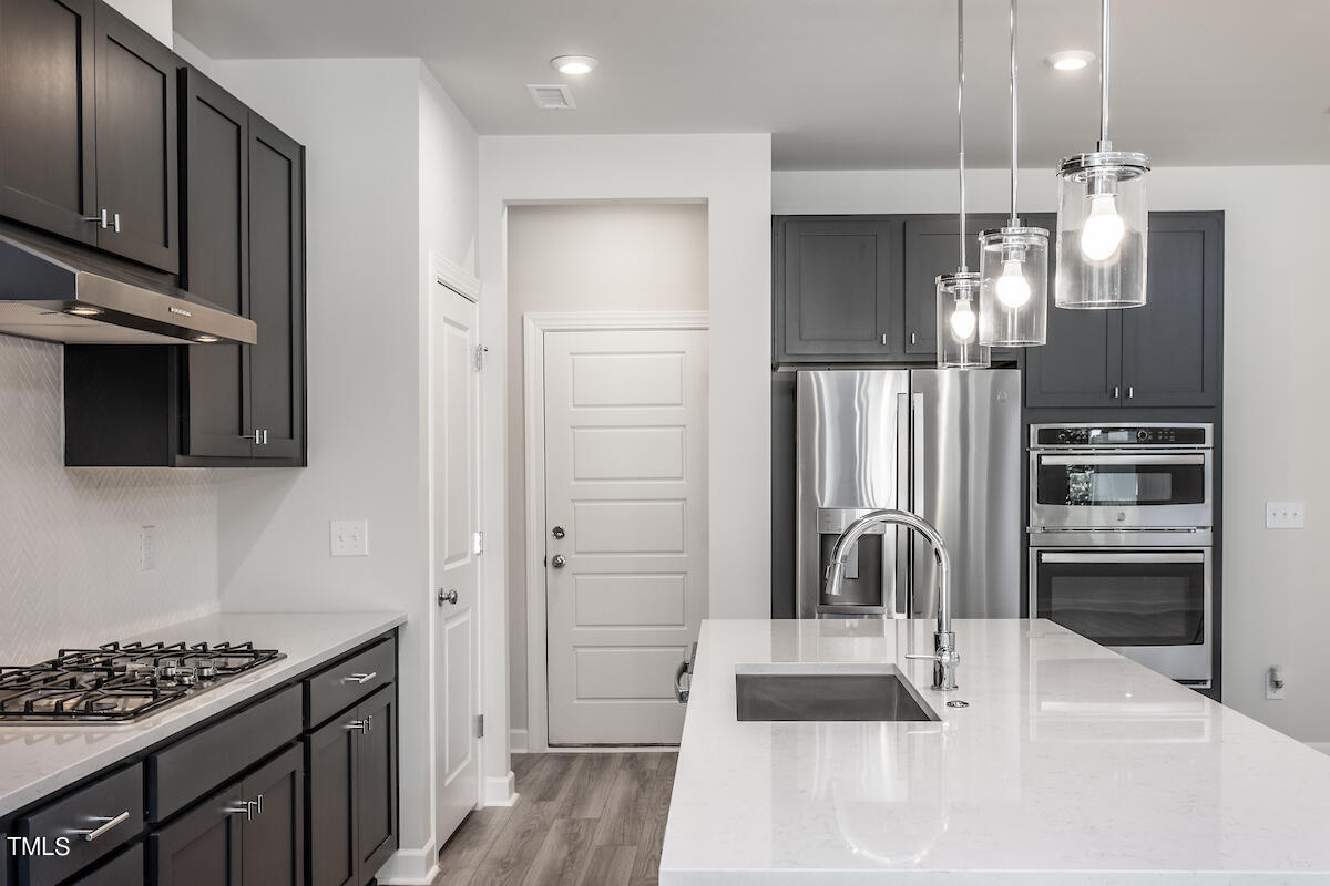 7960 Berry Crest Avenue