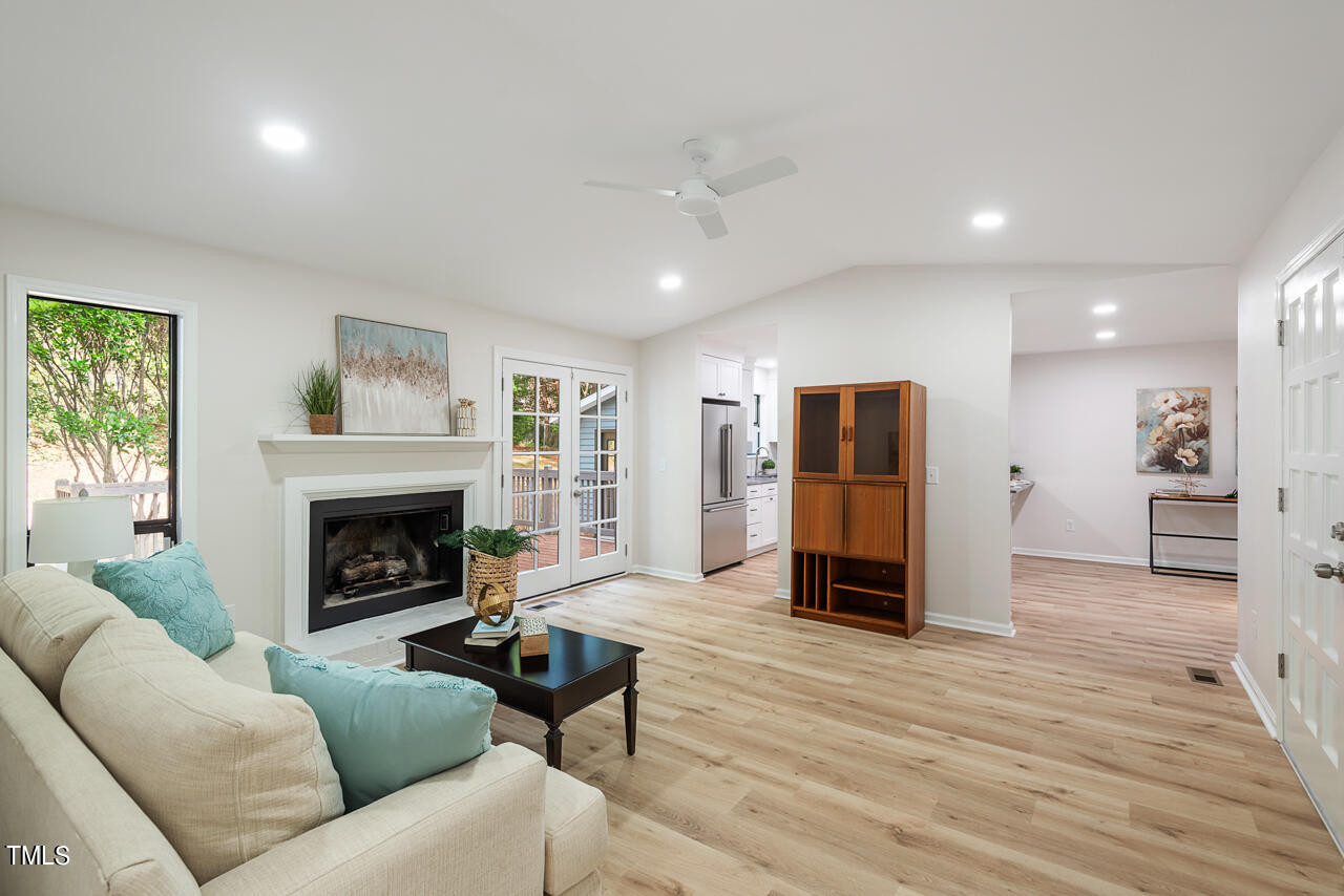 3221 Oxford Drive
