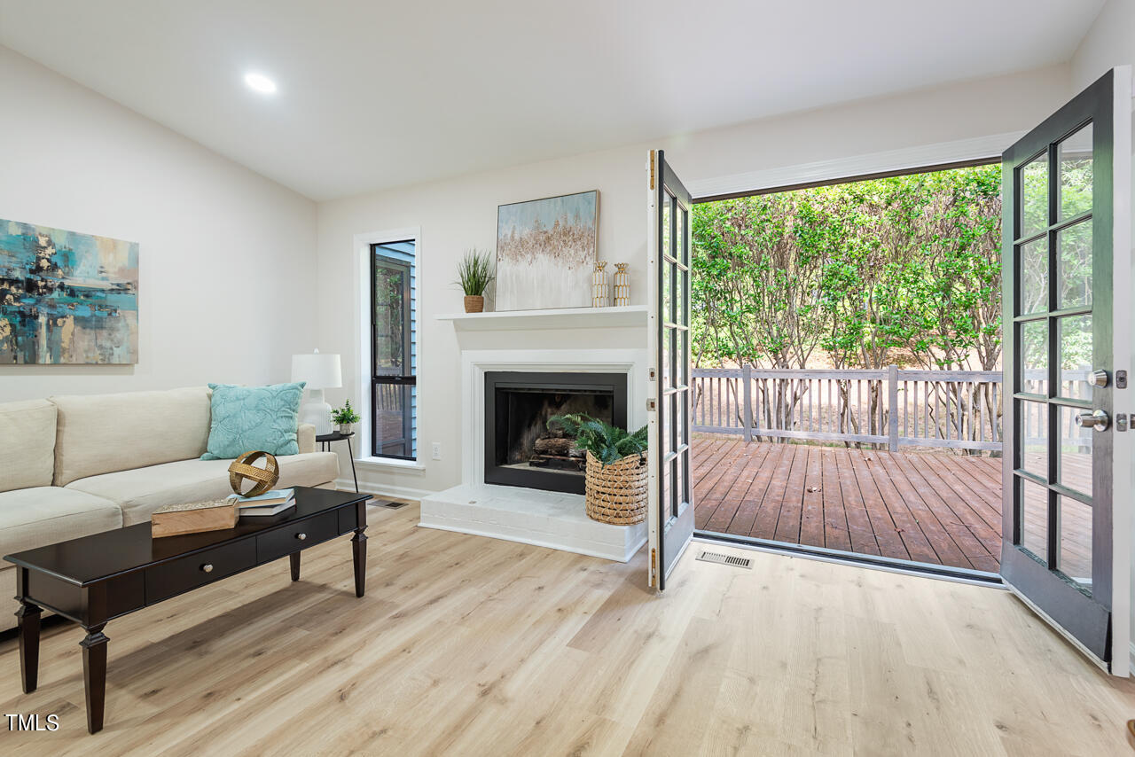 3221 Oxford Drive