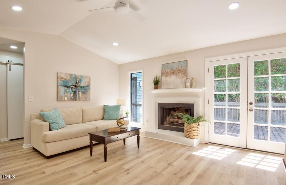 3221 Oxford Drive