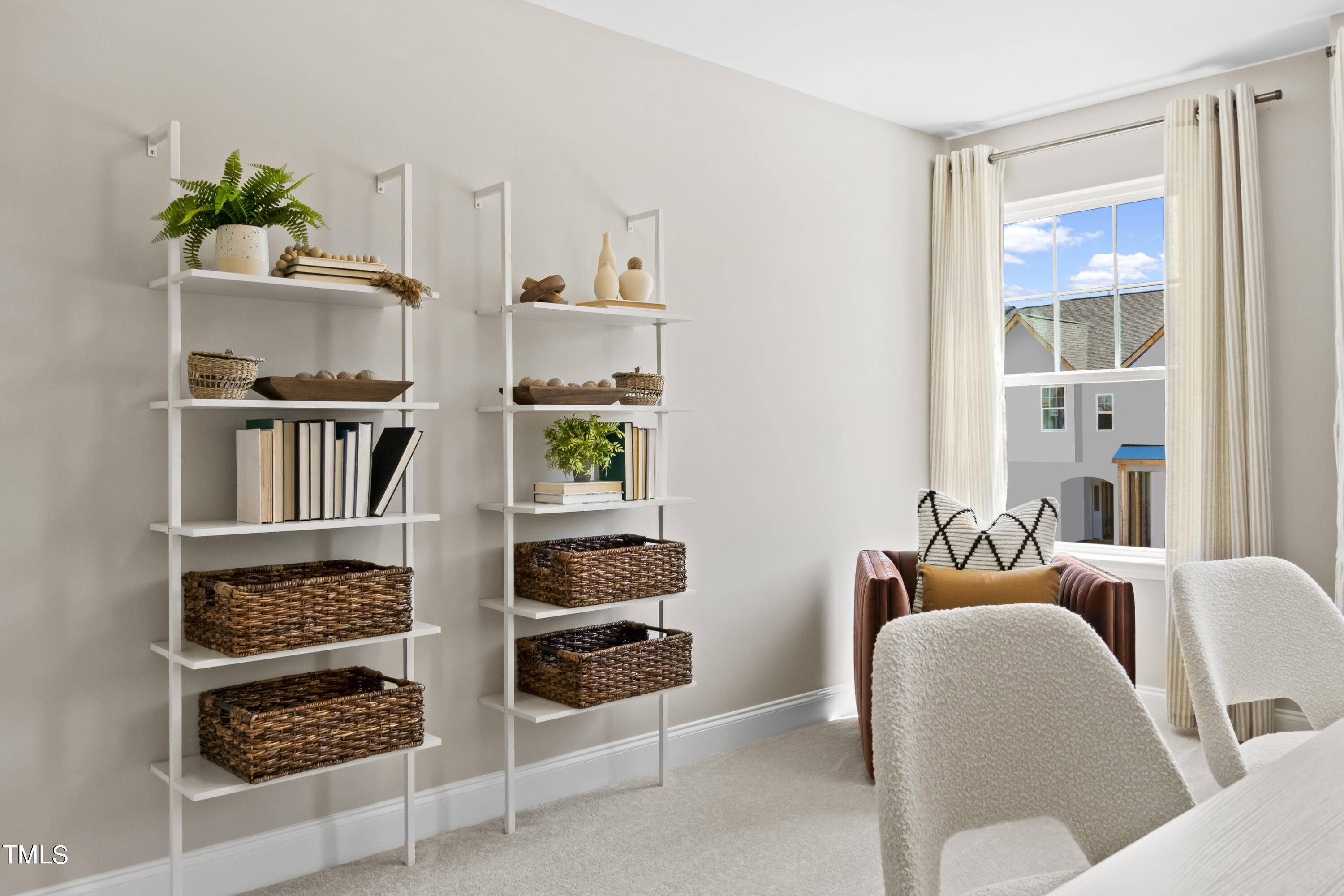 193 Hyacinth Lane # 211