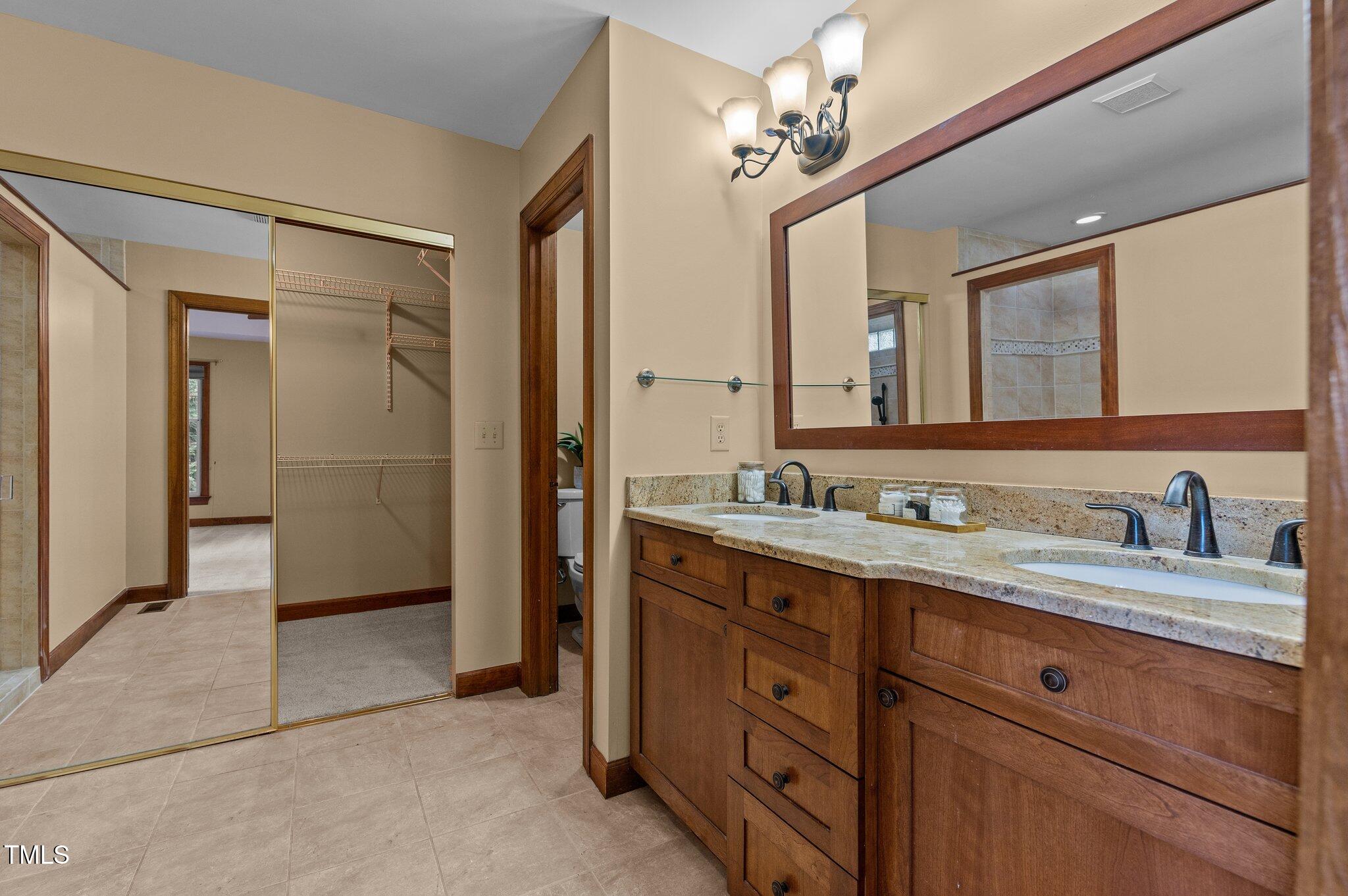 5621 Raddington Street