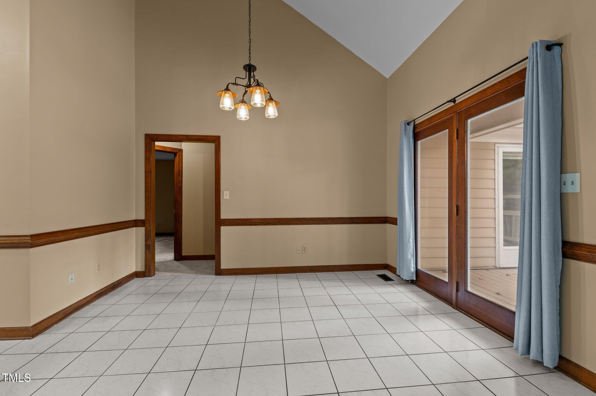 5621 Raddington Street