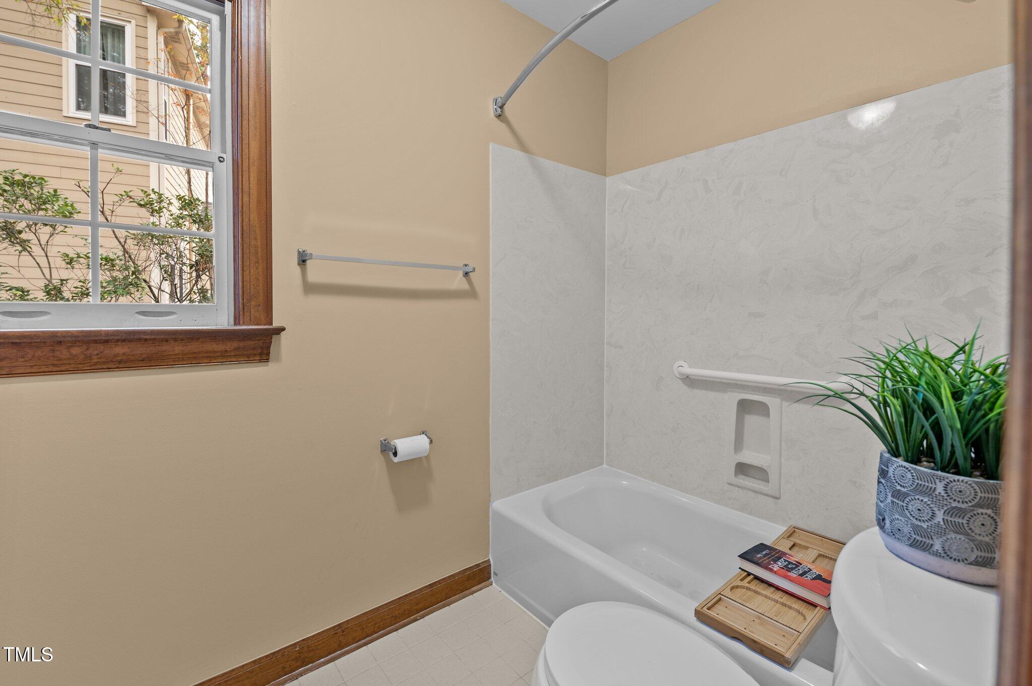 5621 Raddington Street