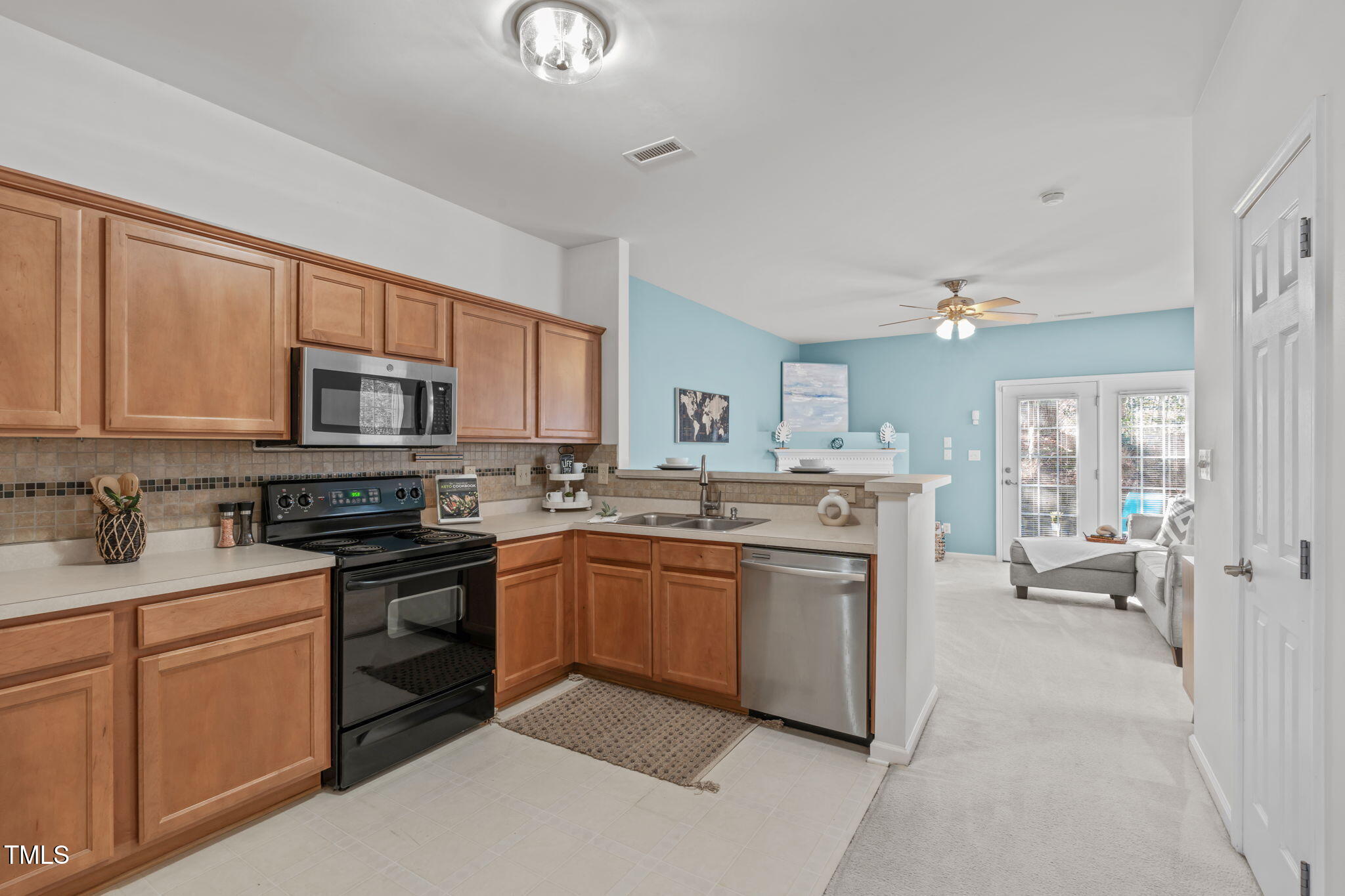 1316 Holly Grove Way
