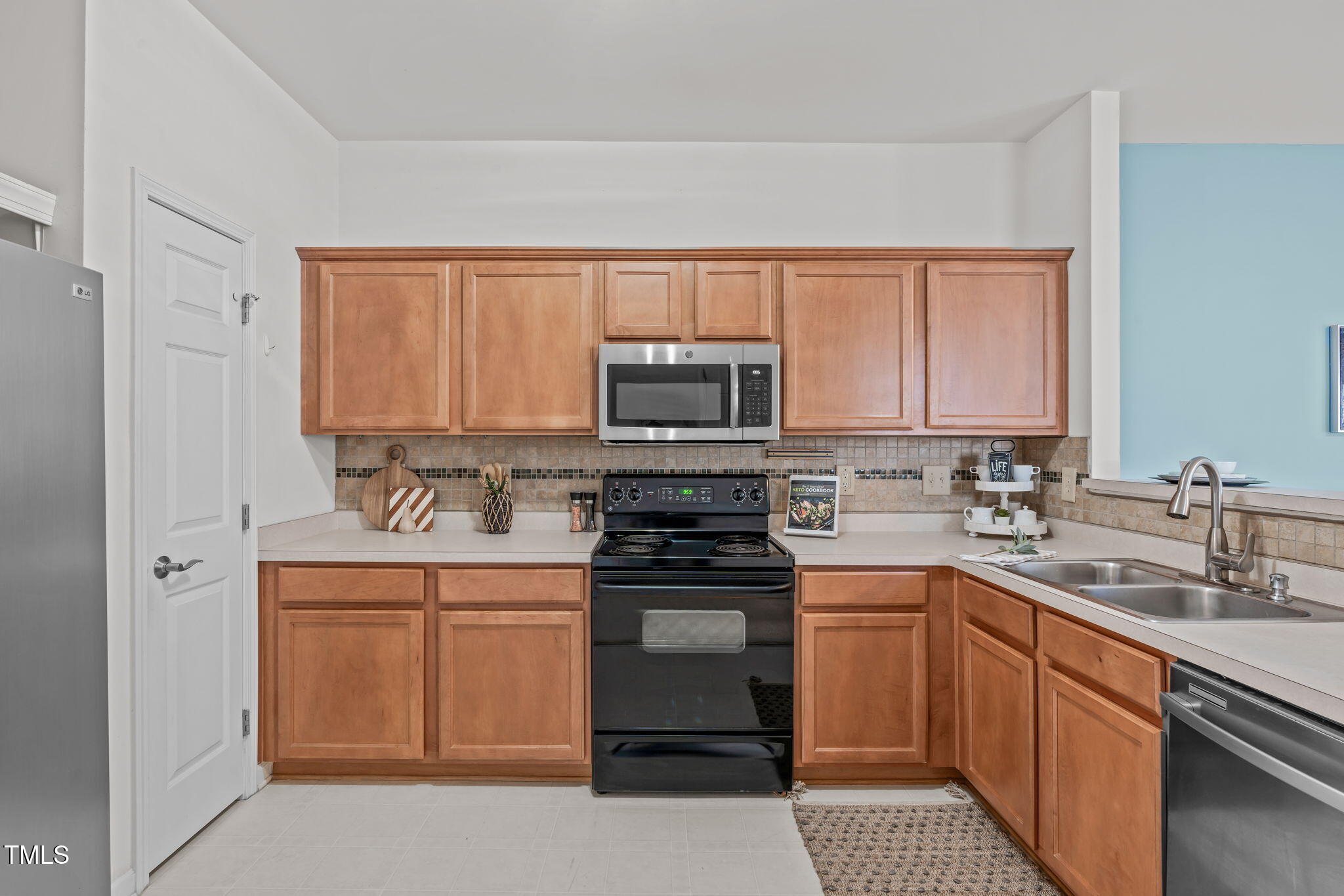 1316 Holly Grove Way