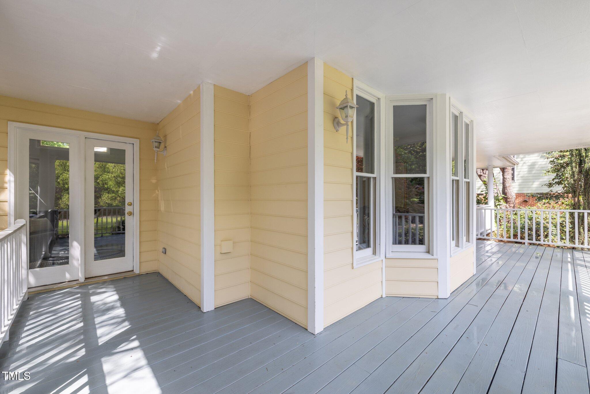104 Glenview Place