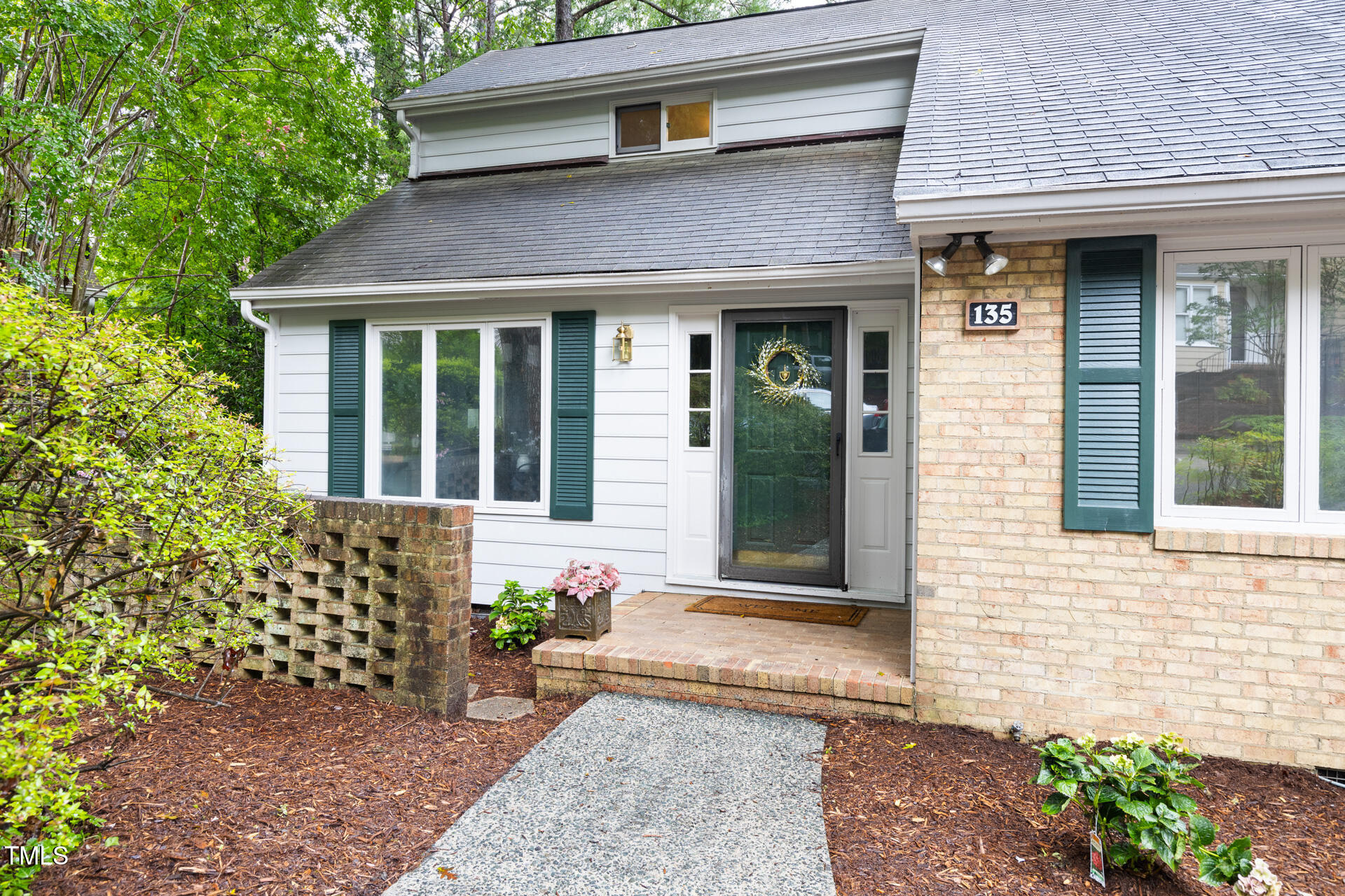 135 Montrose Drive