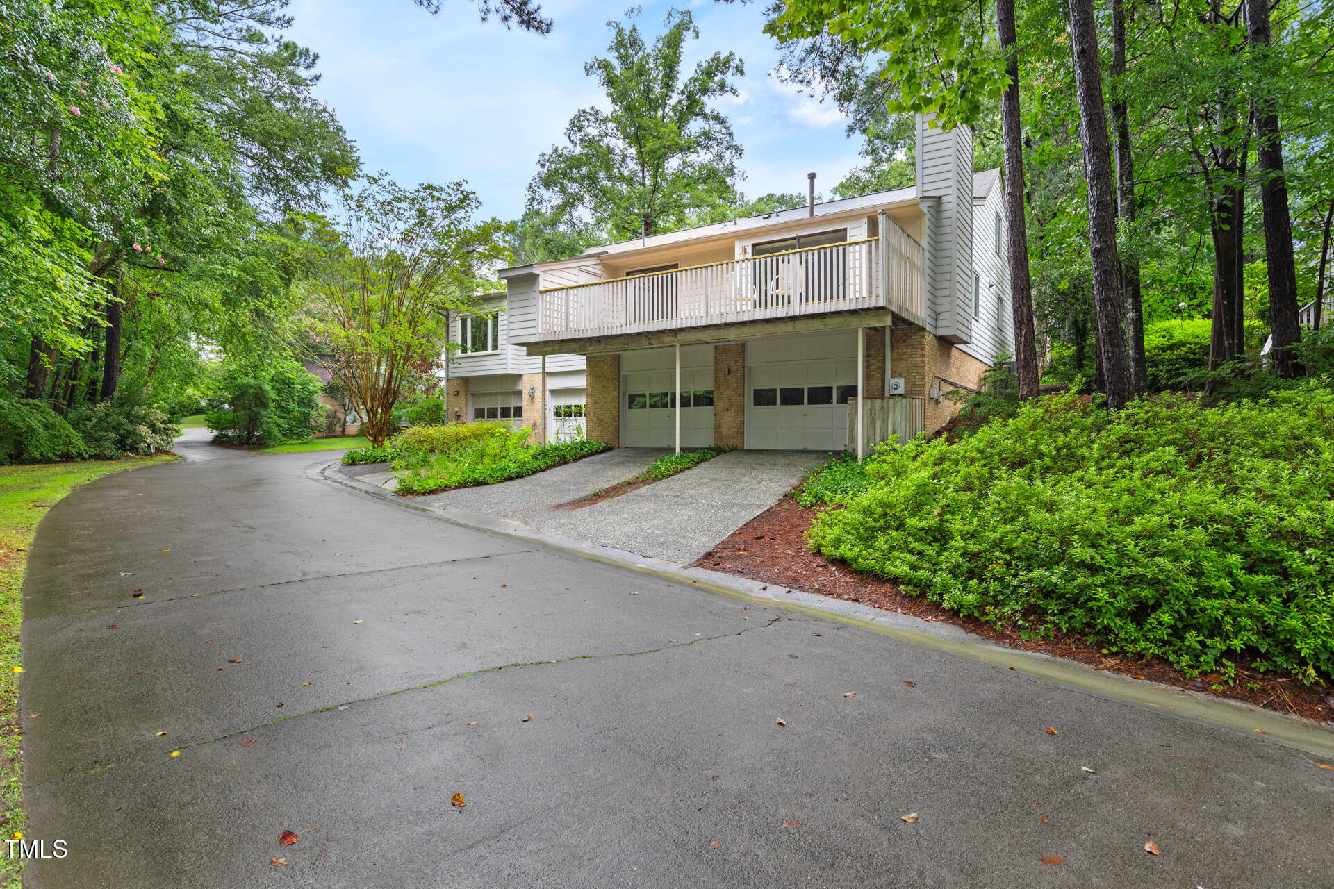 135 Montrose Drive