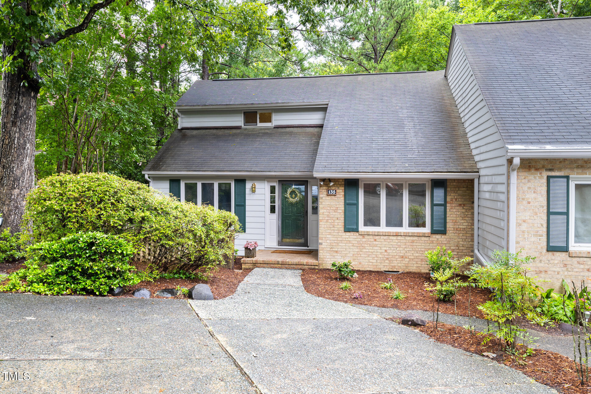 135 Montrose Drive