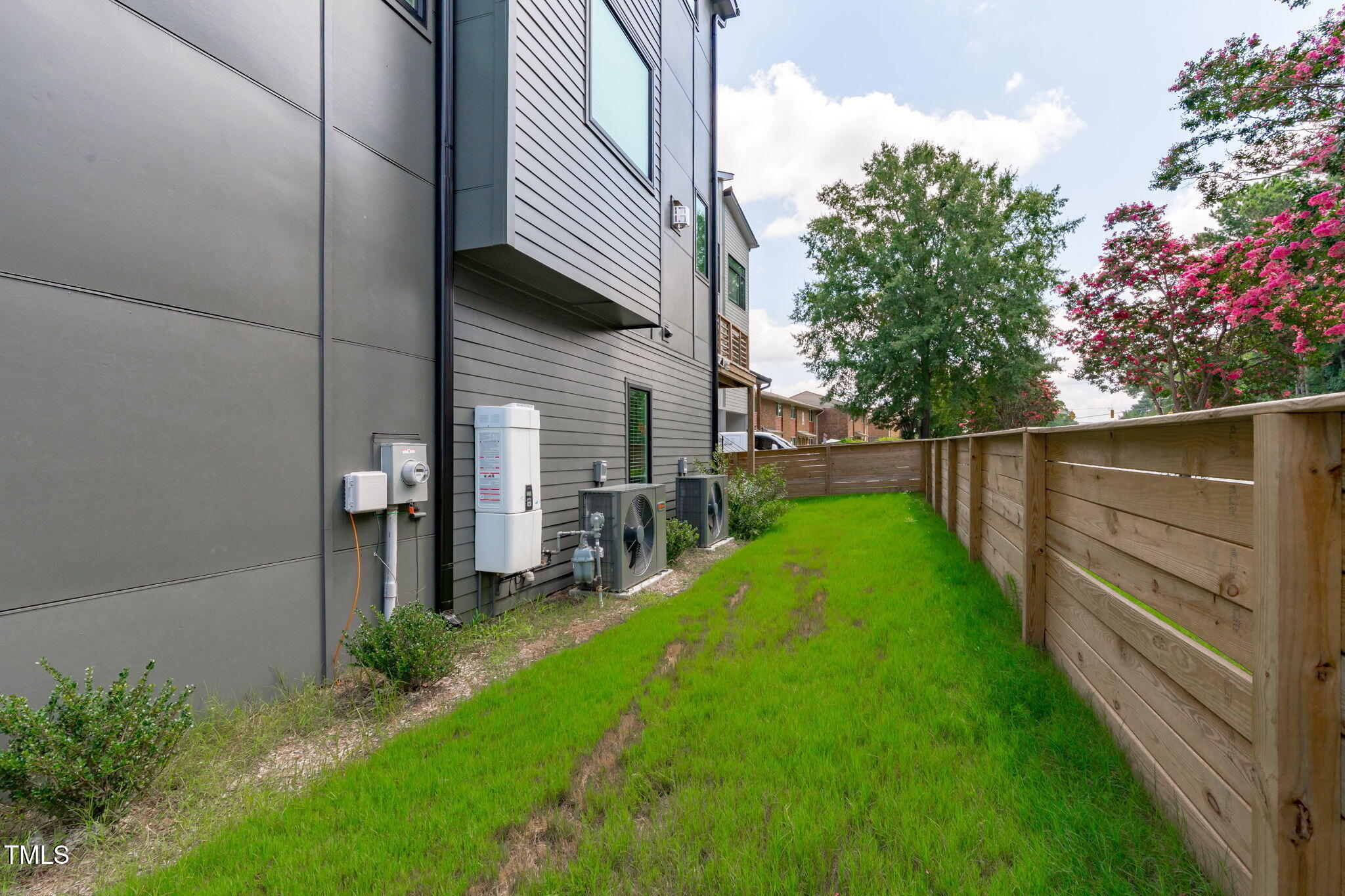 1105 Glascock Street # 102 Unit: 101 & 102