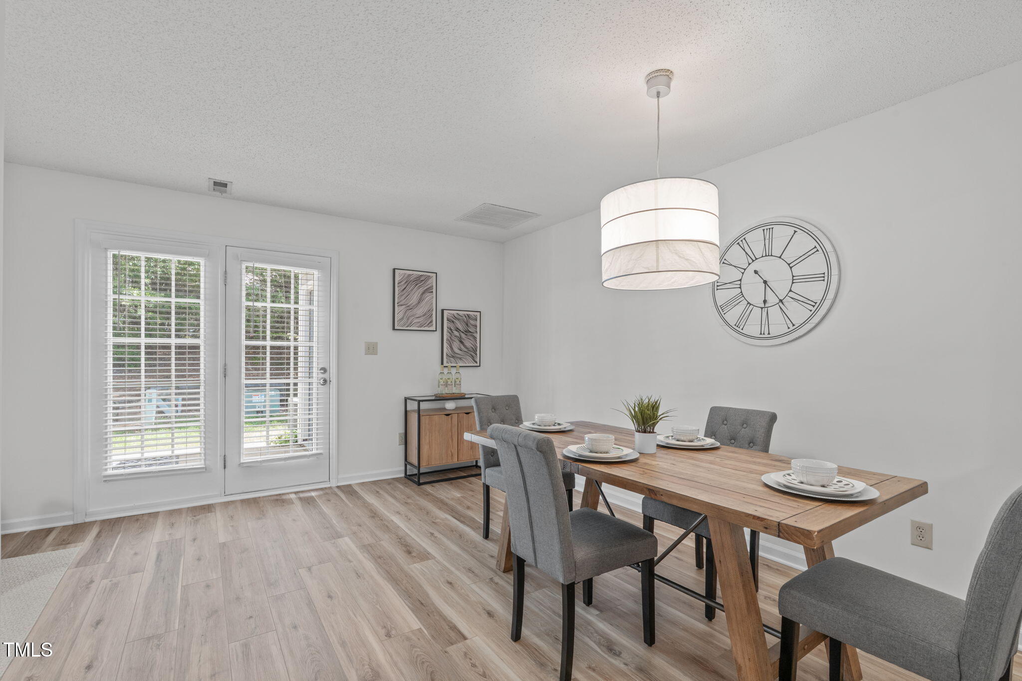 82 Forest Oaks Drive