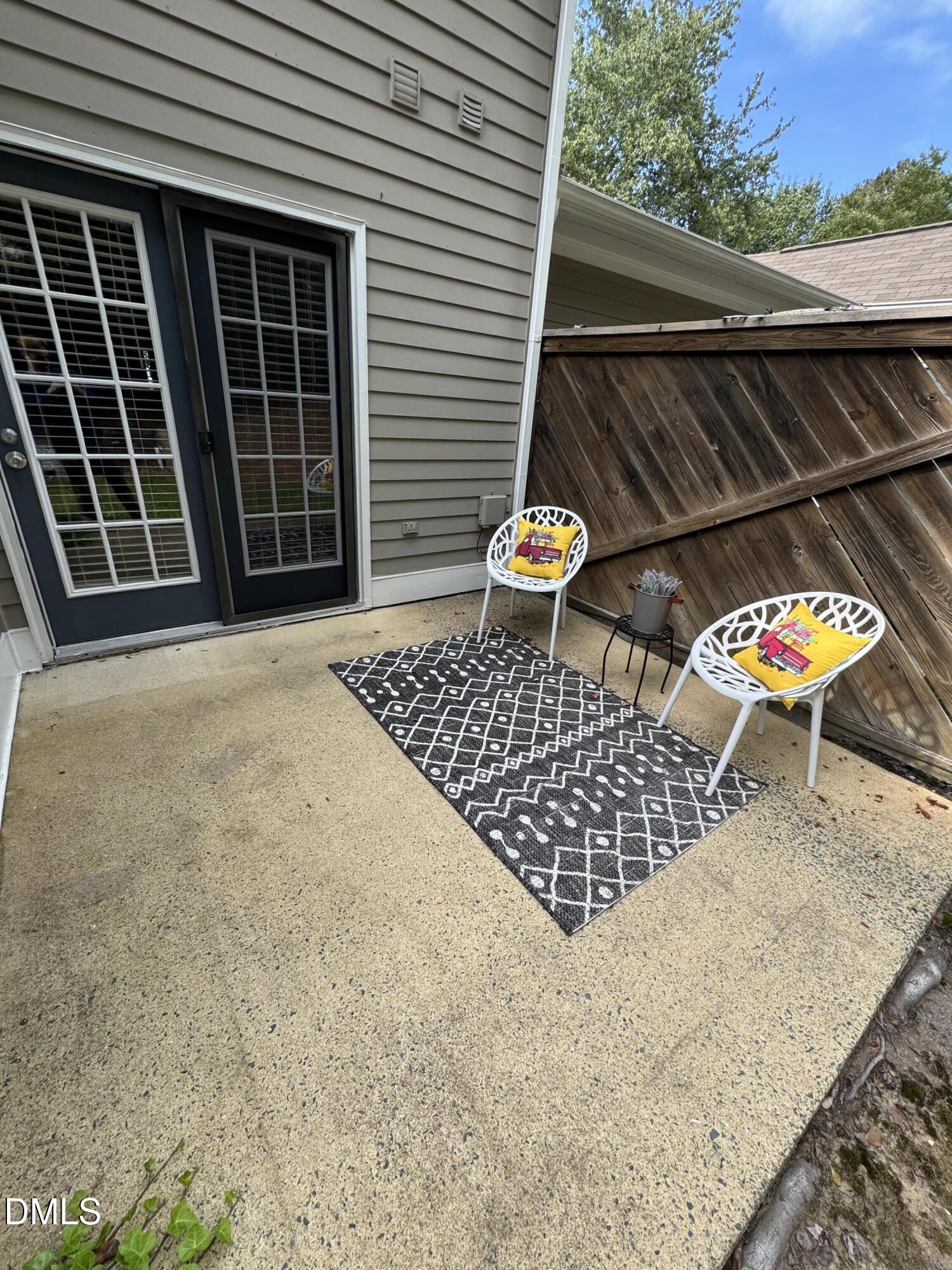 82 Forest Oaks Drive
