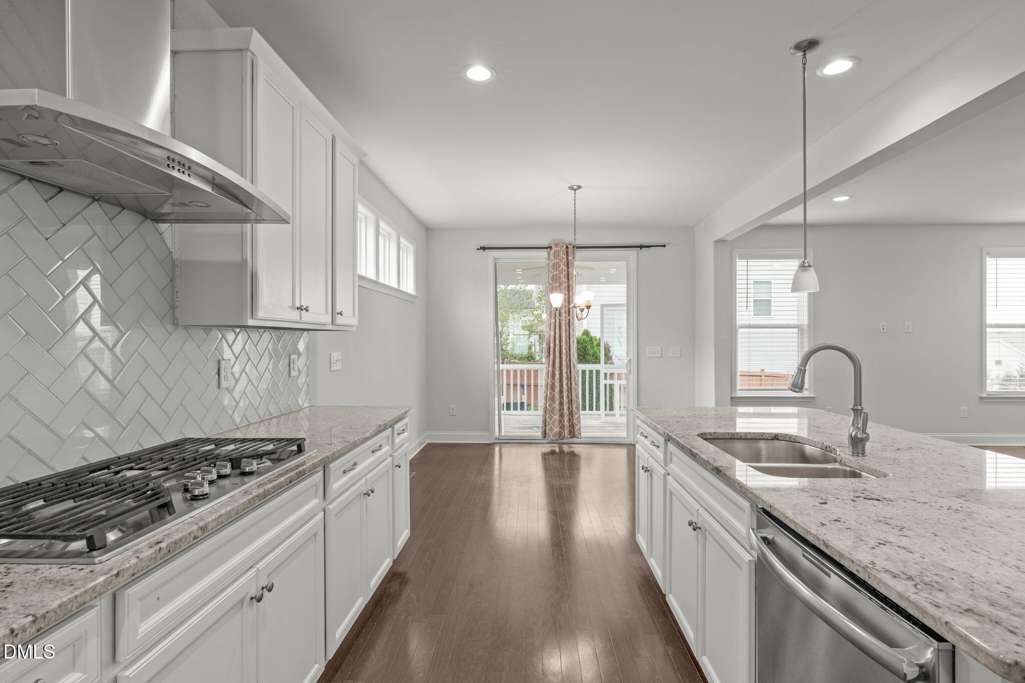 736 Meadowside Court