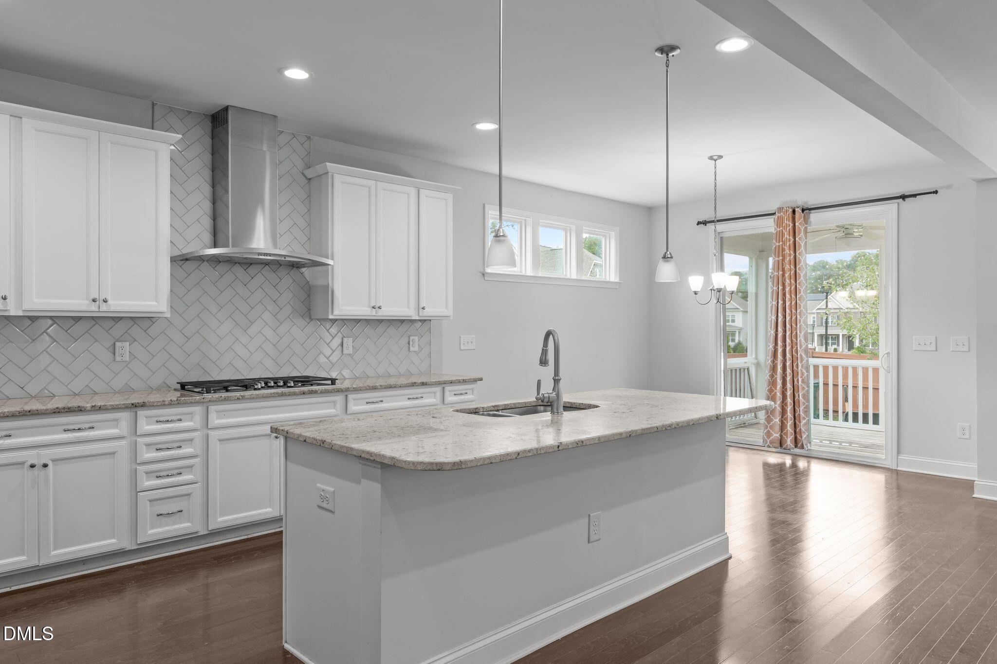 736 Meadowside Court