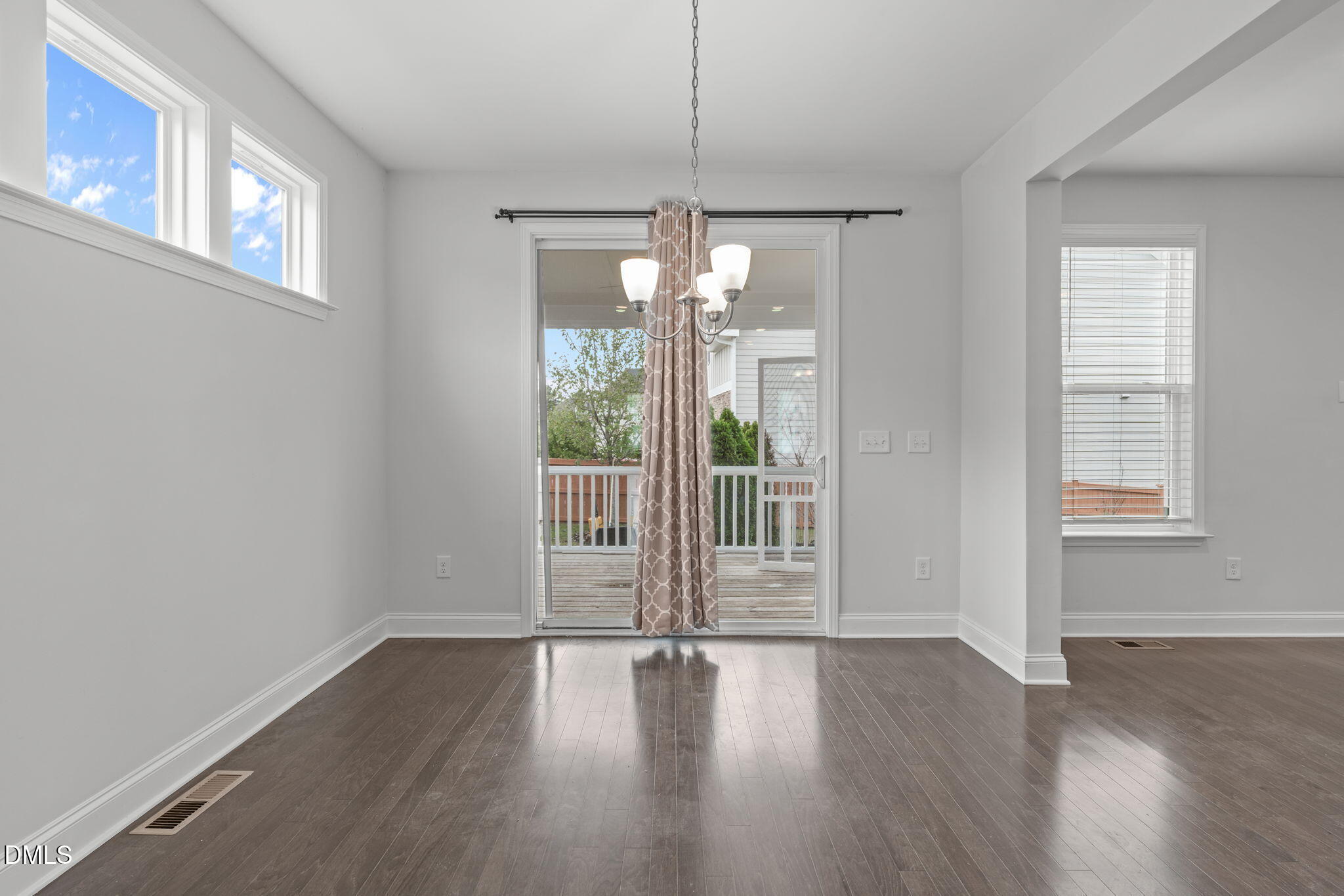 736 Meadowside Court