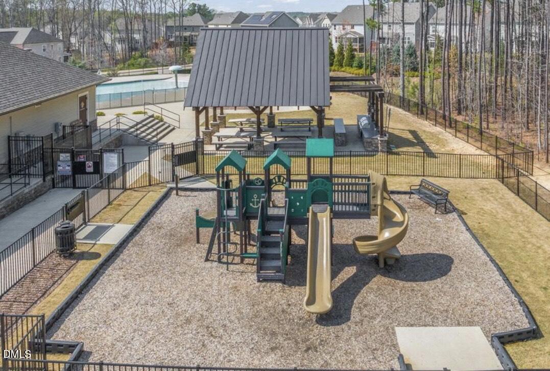 736 Meadowside Court