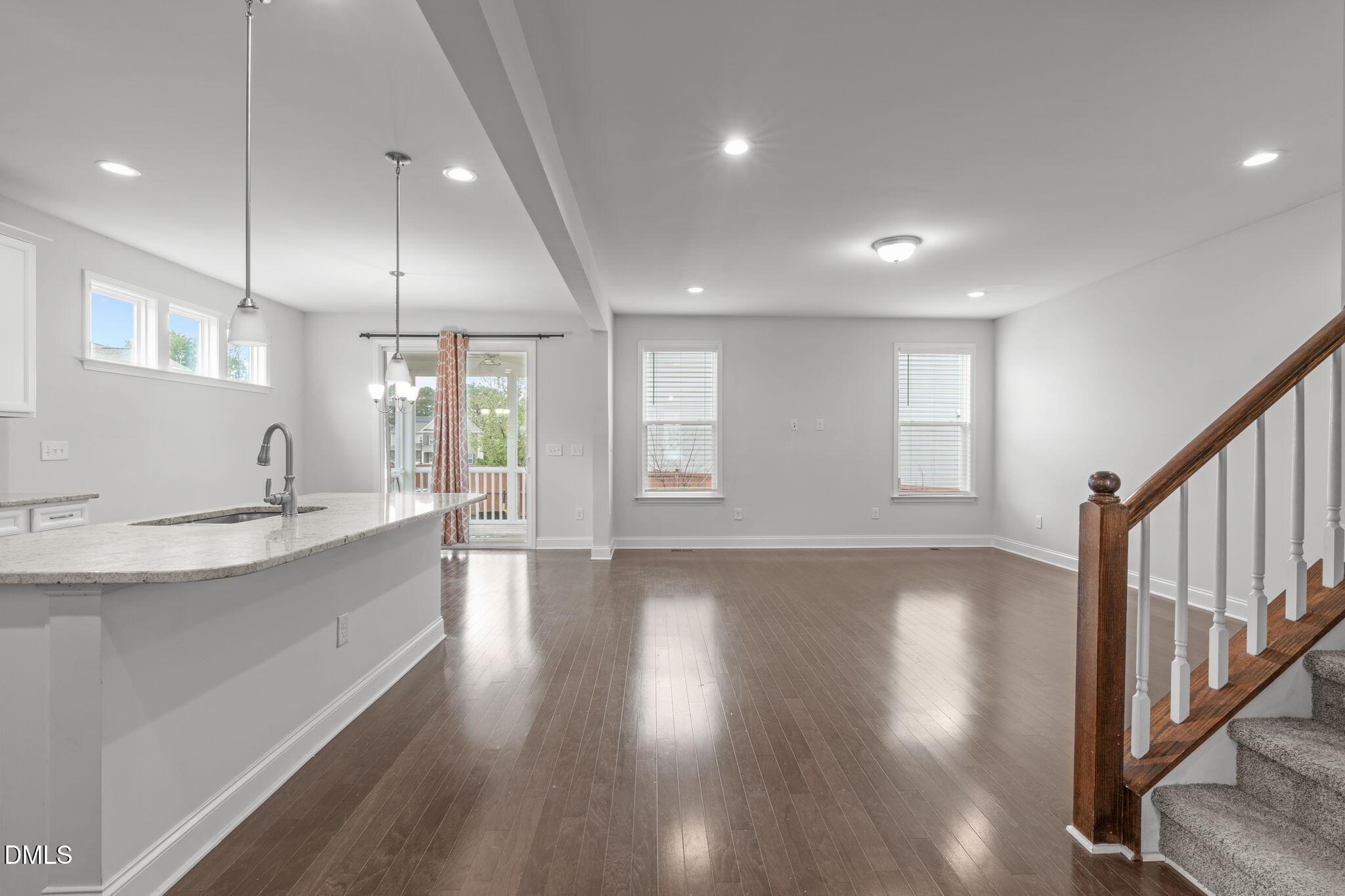 736 Meadowside Court