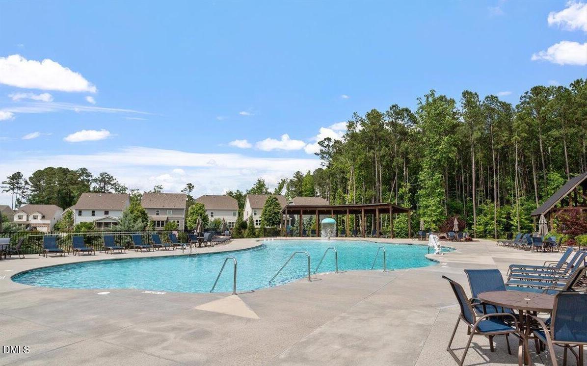 736 Meadowside Court