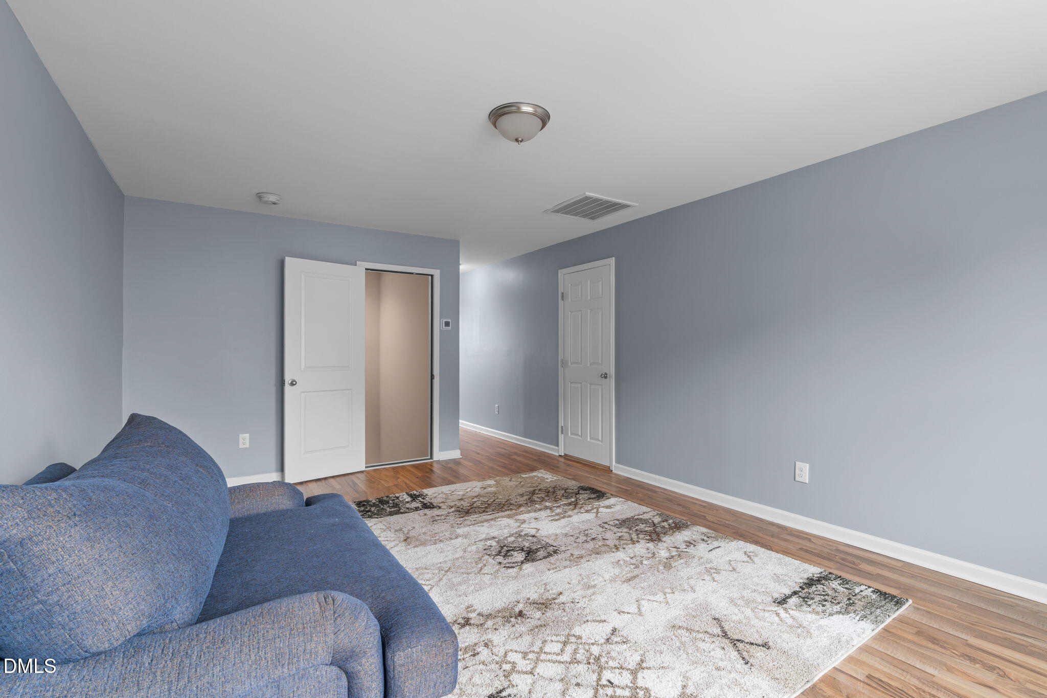 736 Meadowside Court