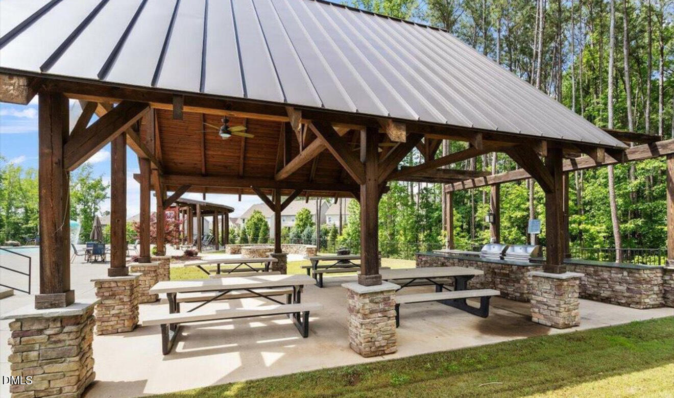 736 Meadowside Court