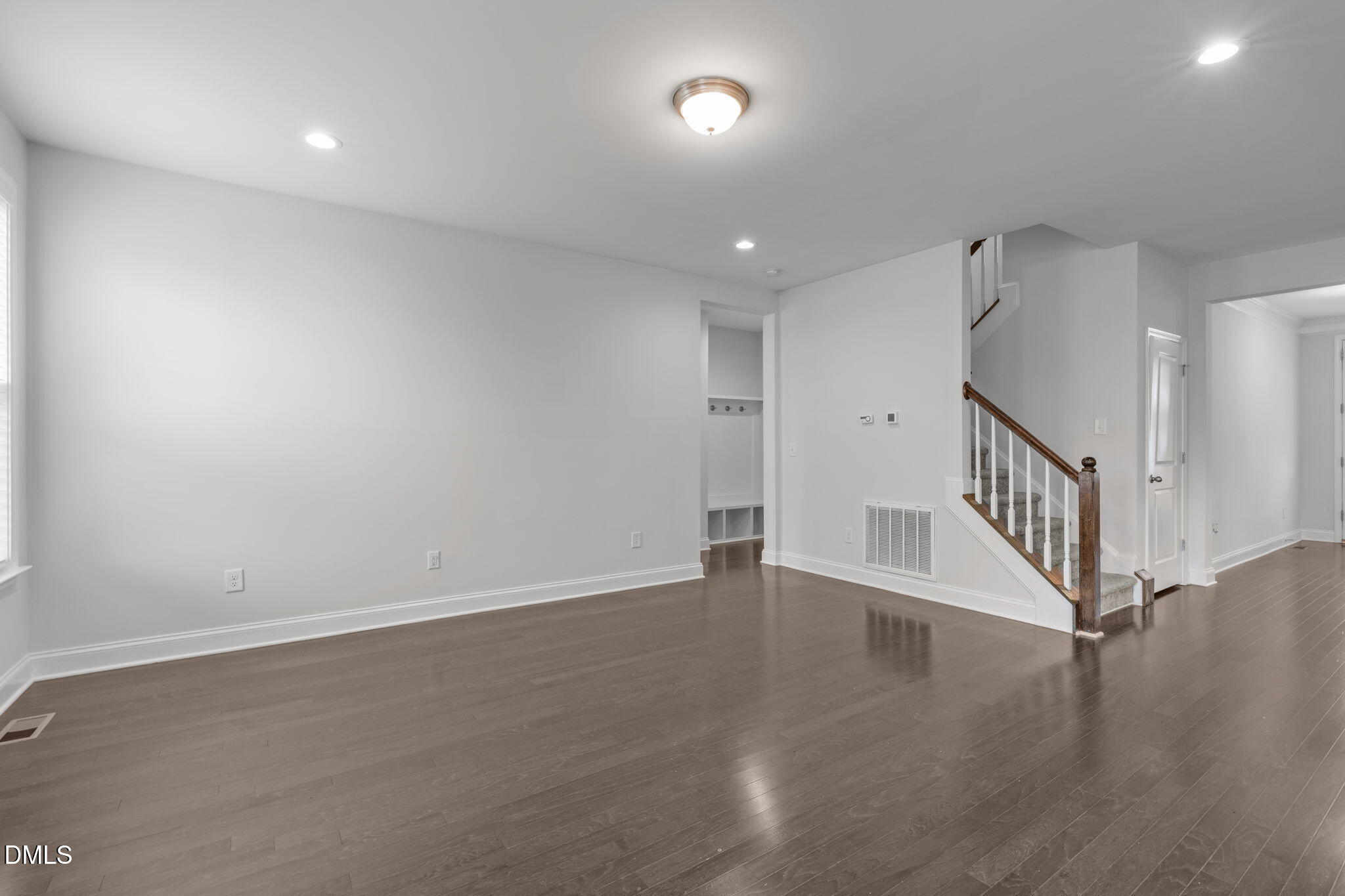 736 Meadowside Court
