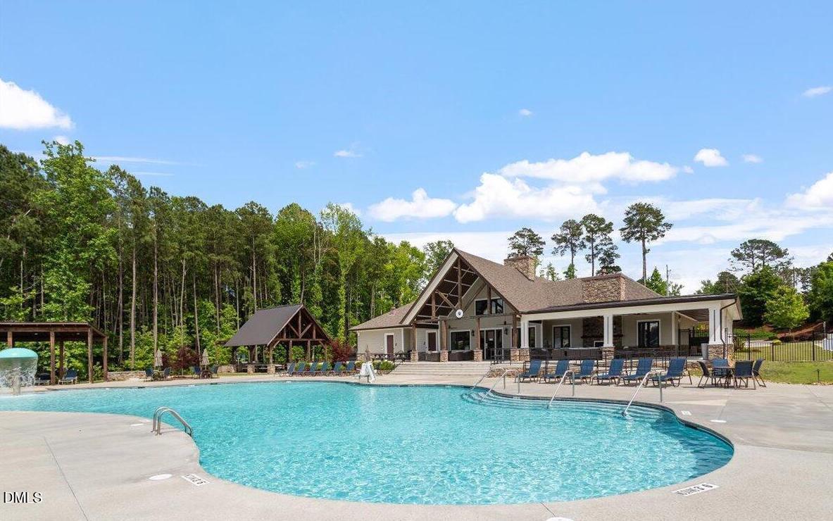 736 Meadowside Court