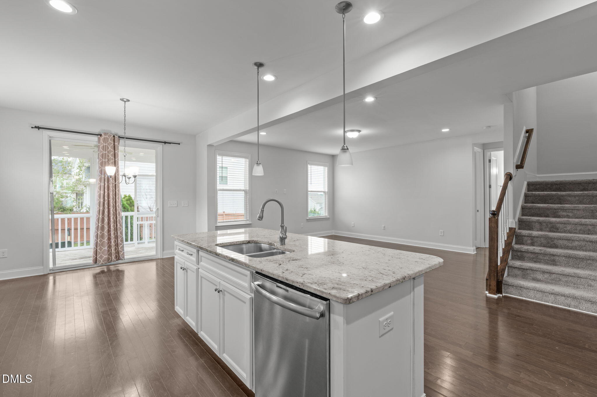 736 Meadowside Court