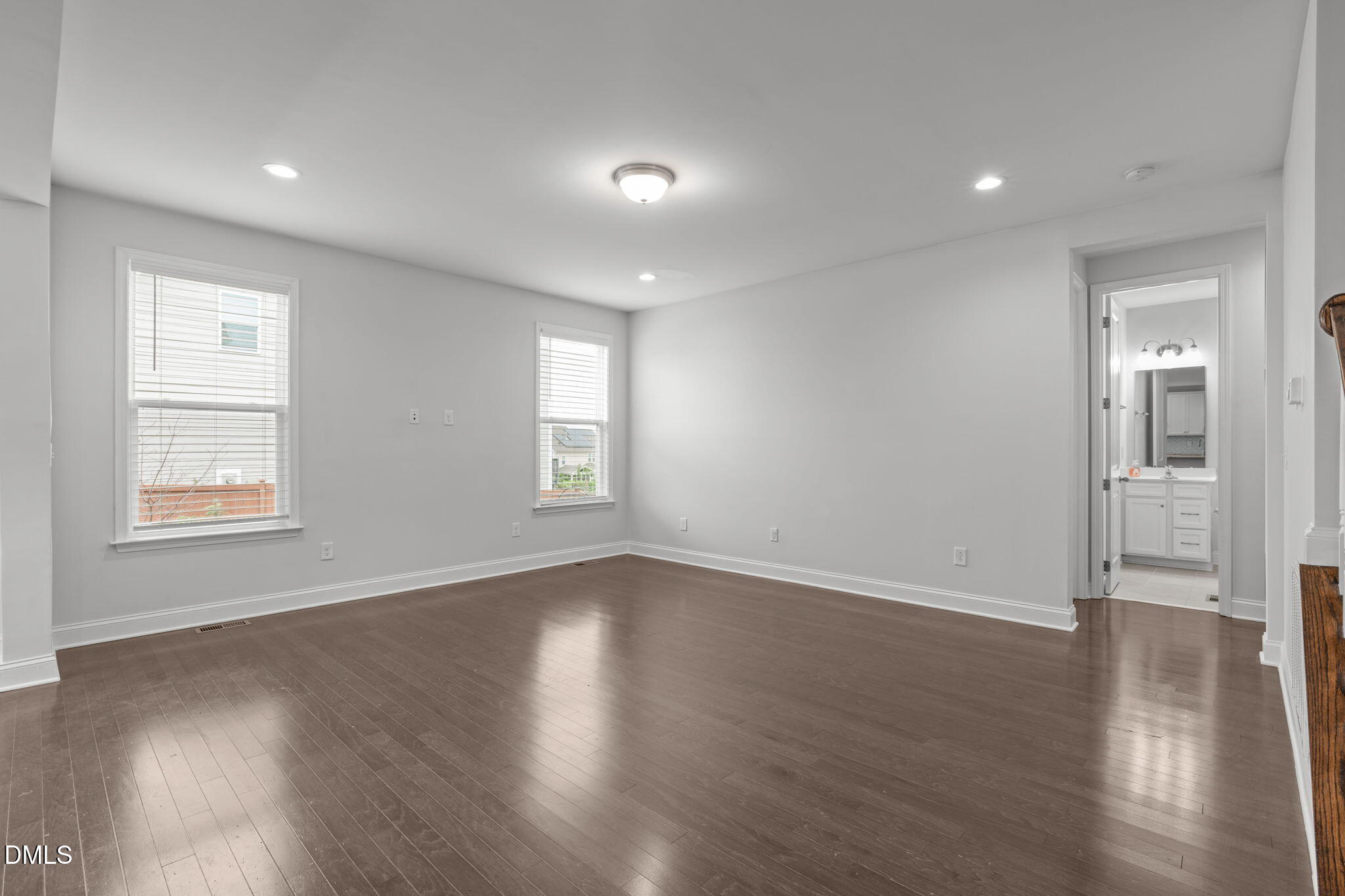 736 Meadowside Court