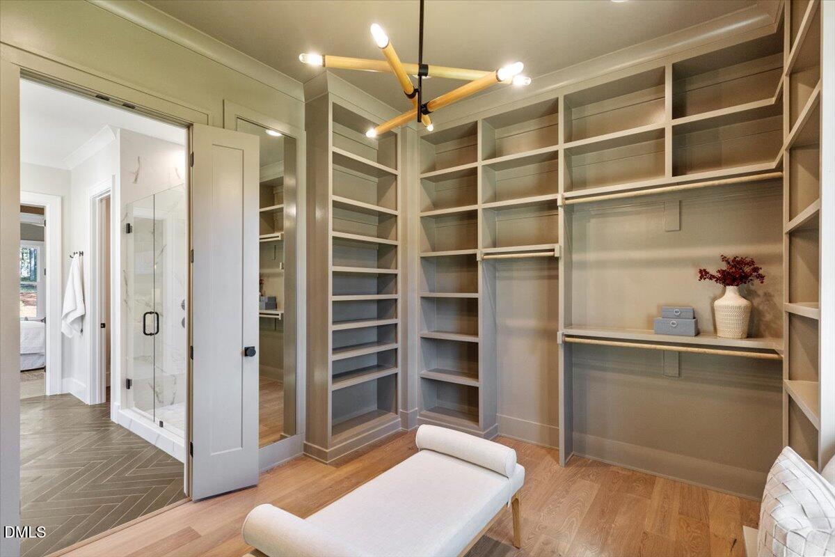 7824 Ailesbury Road
