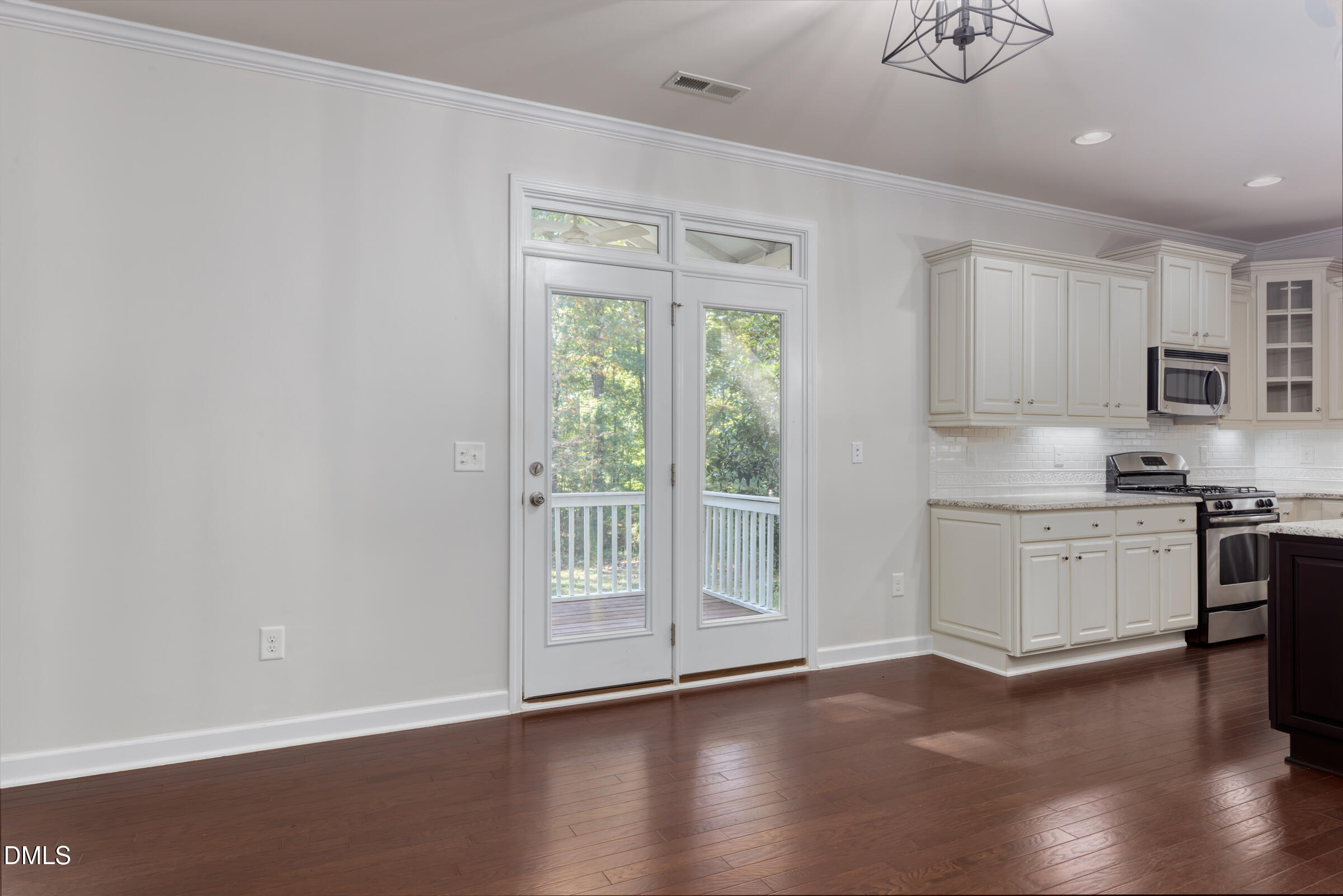 106 N Duelling Oaks Drive