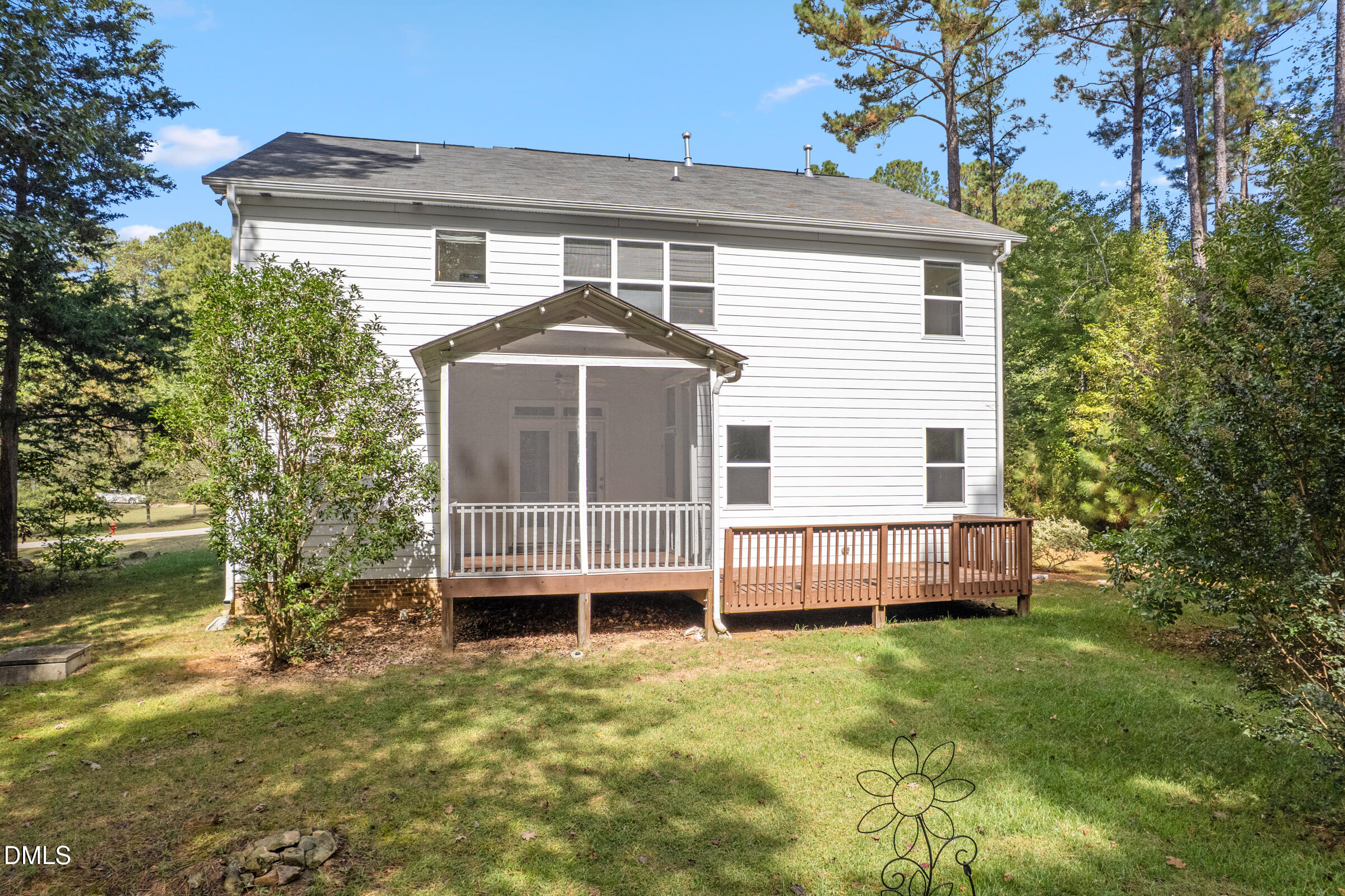 106 N Duelling Oaks Drive