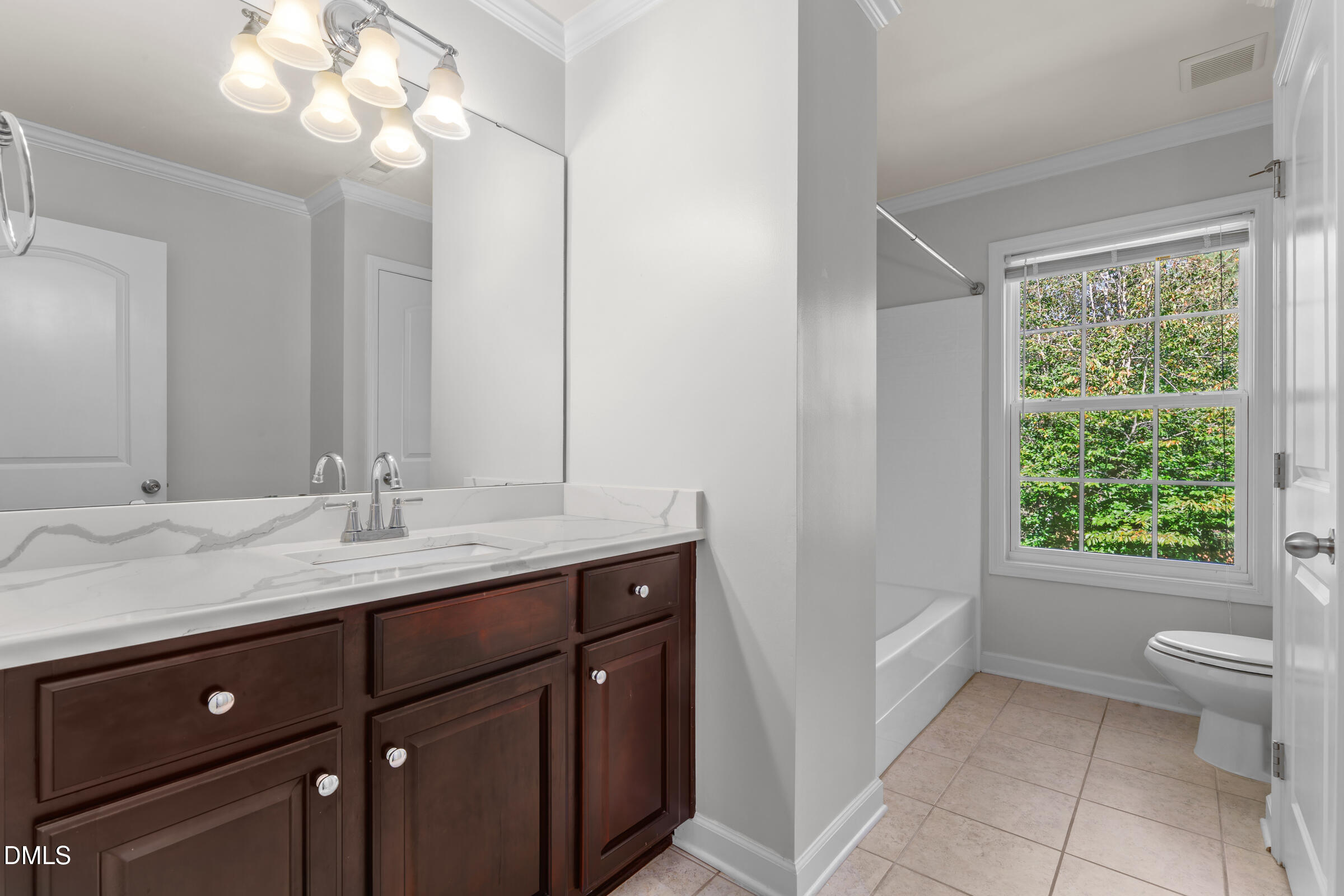 106 N Duelling Oaks Drive