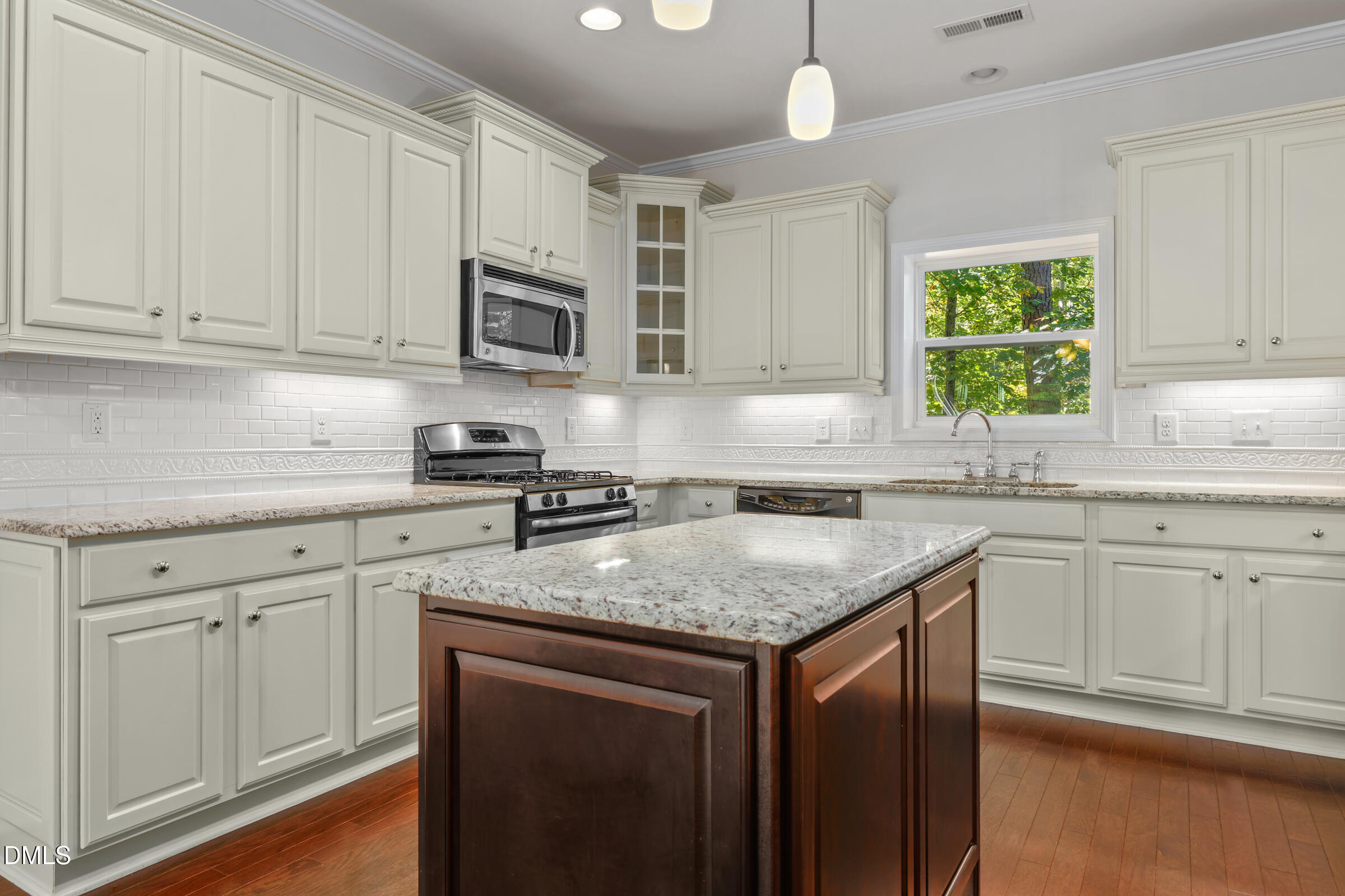 106 N Duelling Oaks Drive