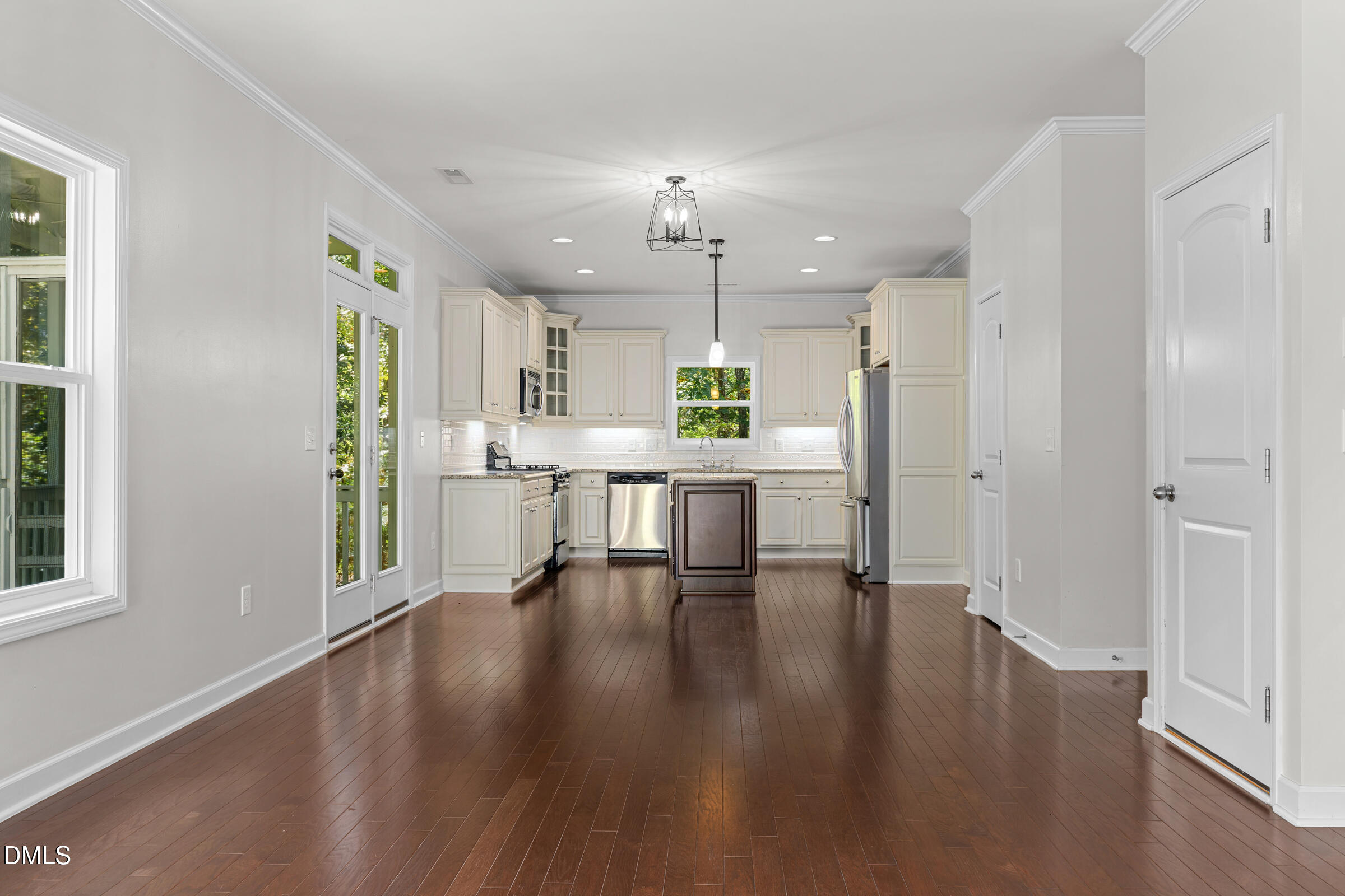 106 N Duelling Oaks Drive