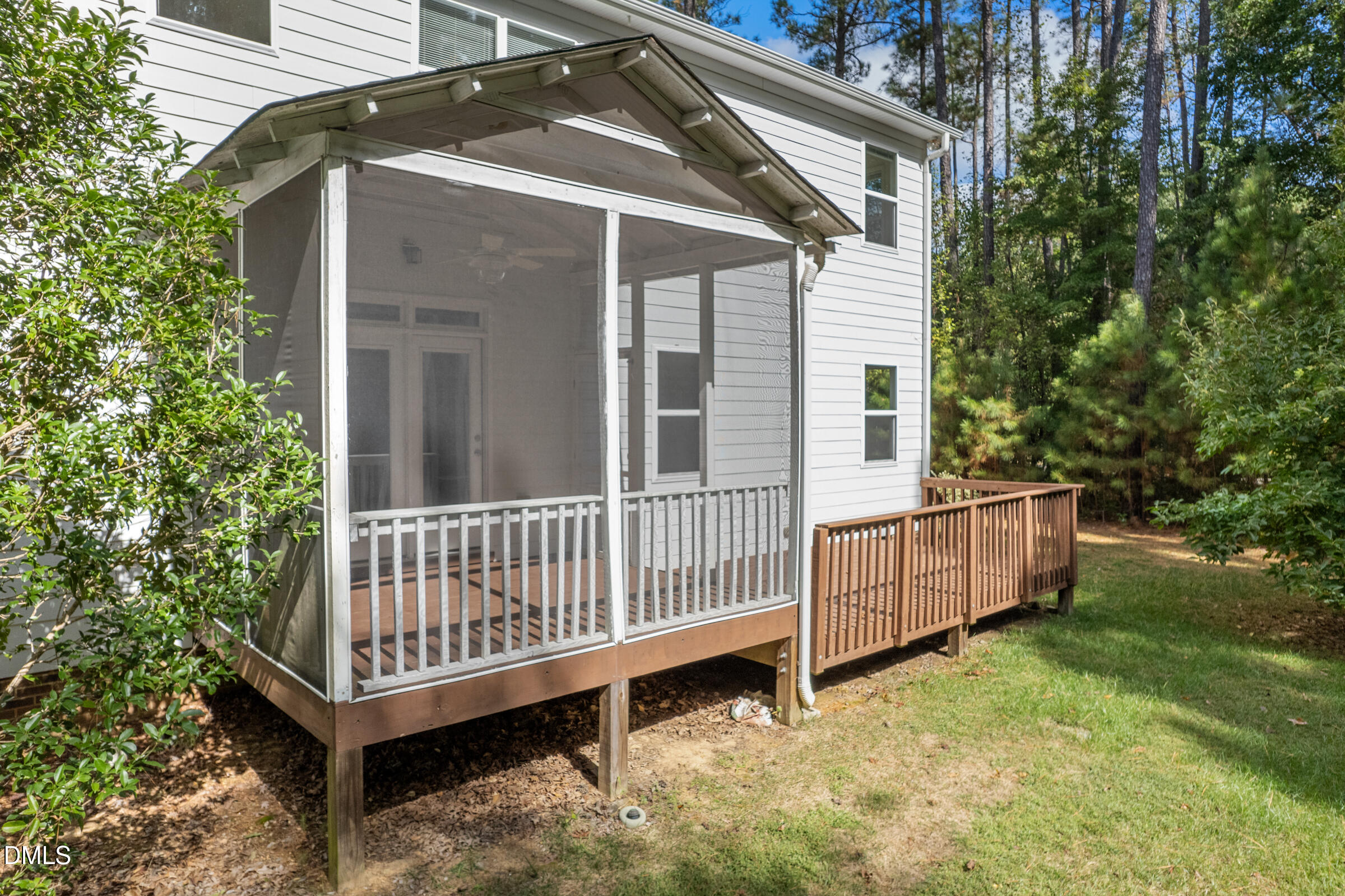 106 N Duelling Oaks Drive