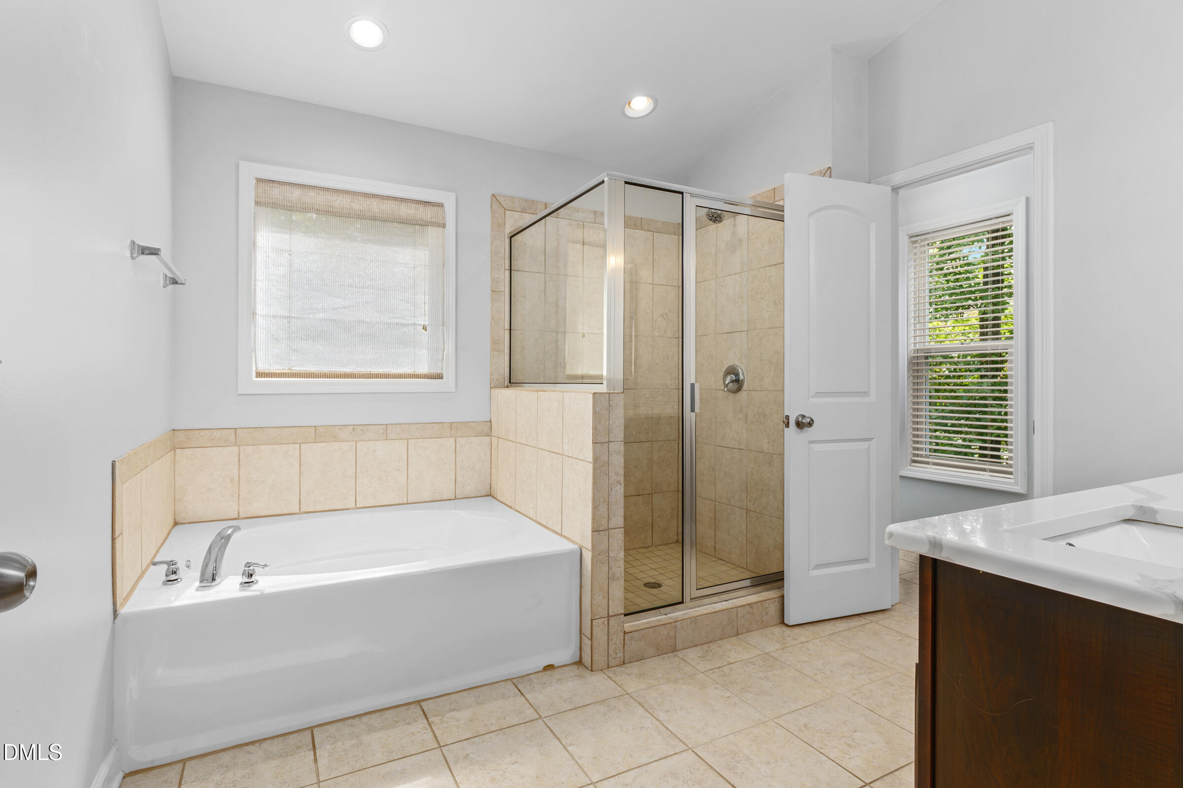 106 N Duelling Oaks Drive