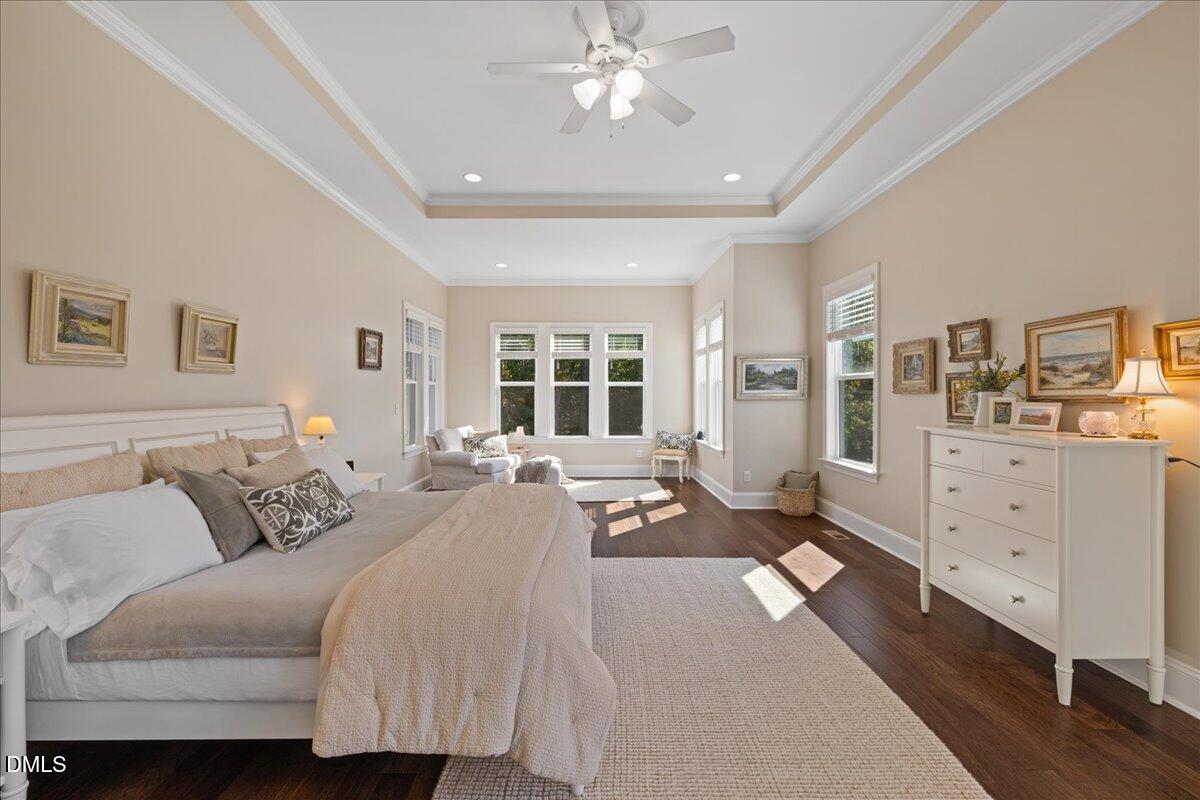 716 Peninsula Forest Place