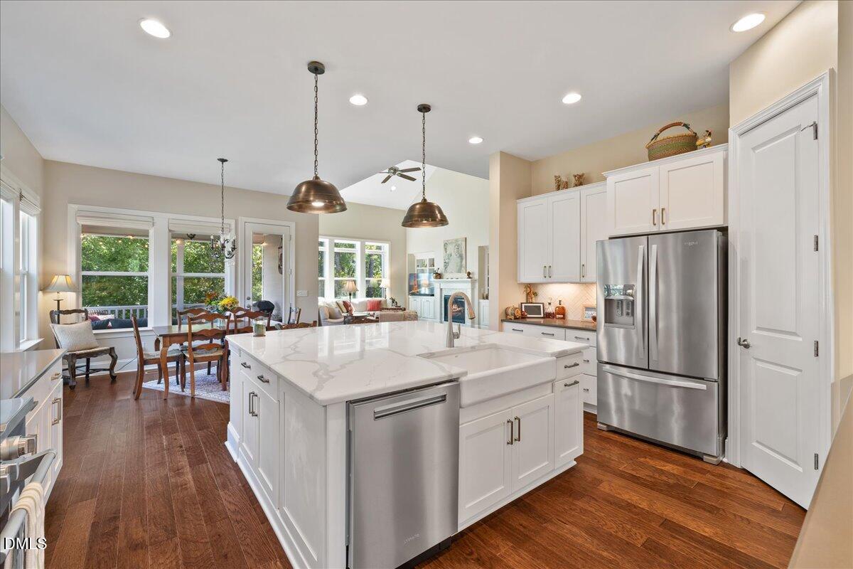 716 Peninsula Forest Place