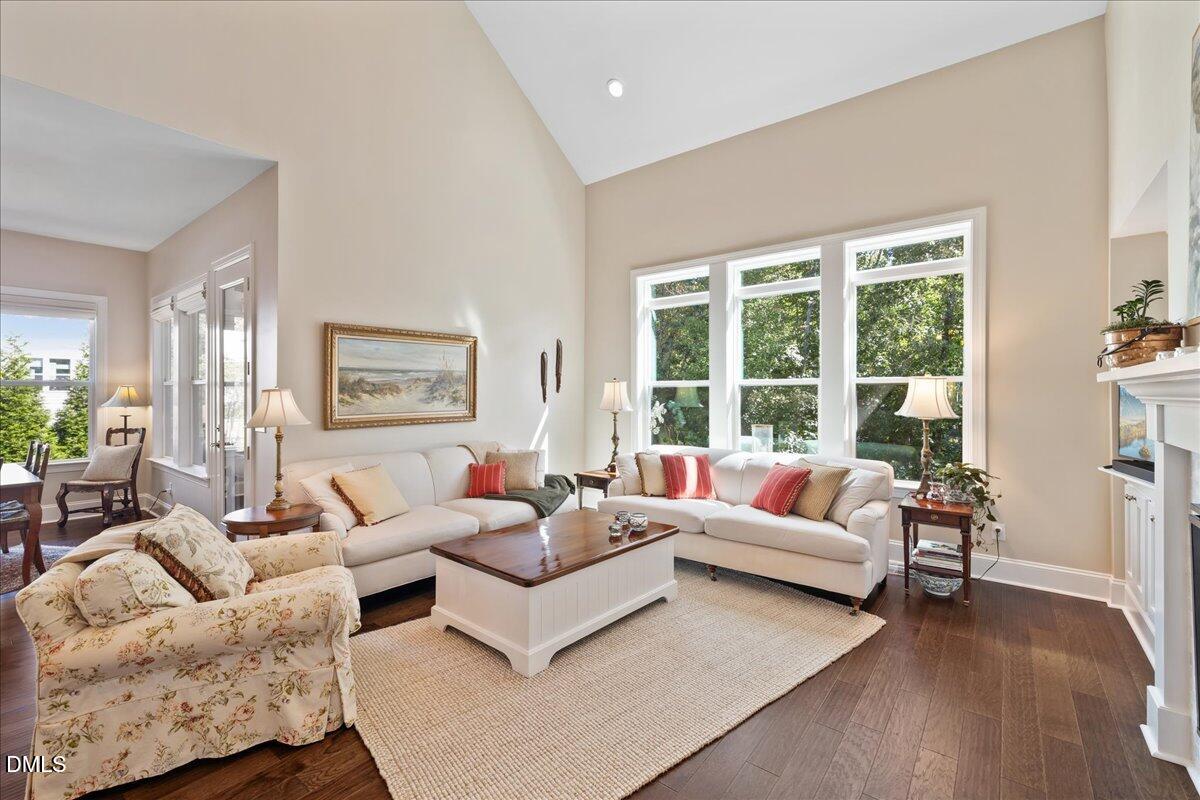 716 Peninsula Forest Place