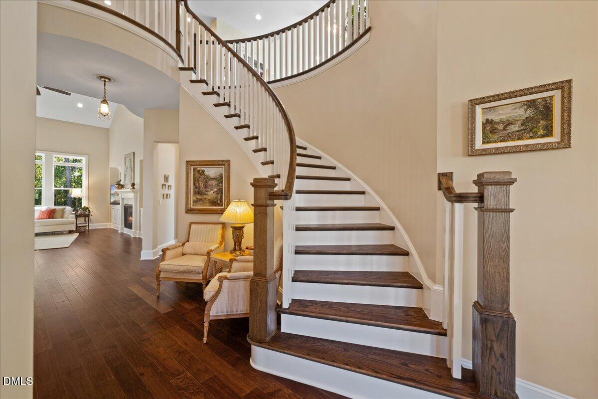 716 Peninsula Forest Place